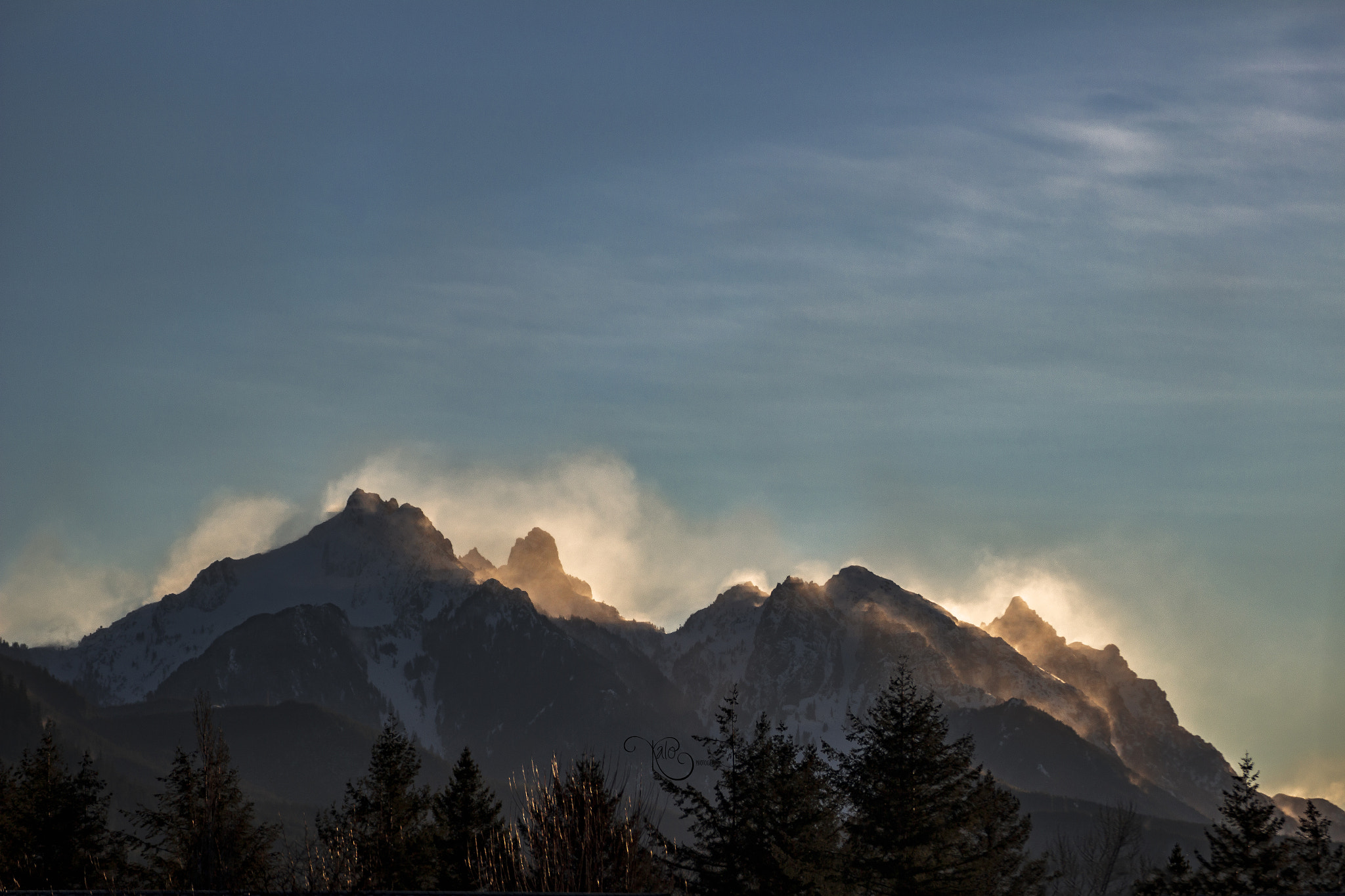 Canon EOS 600D (Rebel EOS T3i / EOS Kiss X5) sample photo. Gunns peaks illuminated photography