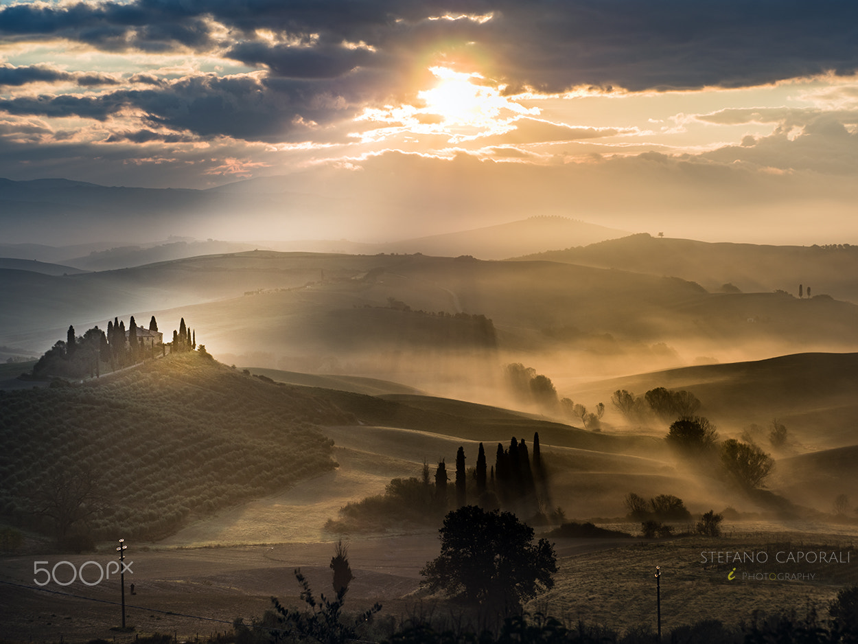 Olympus OM-D E-M5 II + Olympus M.Zuiko Digital ED 40-150mm F2.8 Pro sample photo. Mist in the valley photography