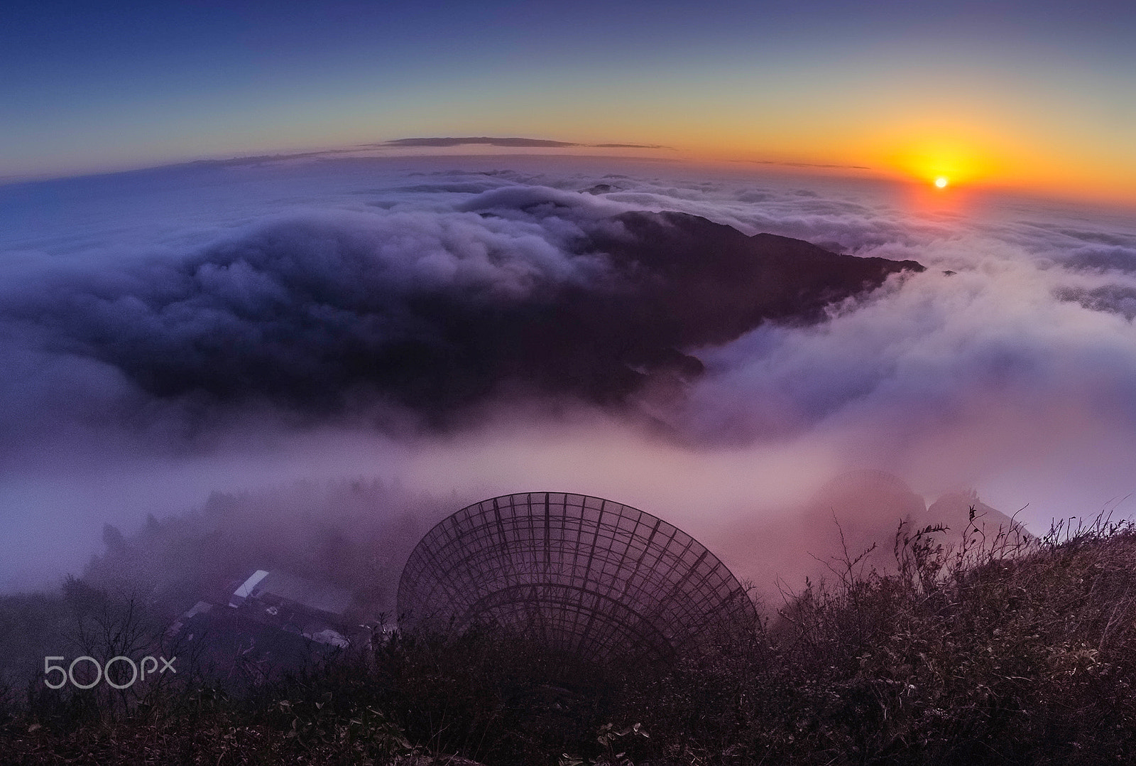 Canon EF 8-15mm F4L Fisheye USM sample photo. 日落云海 photography