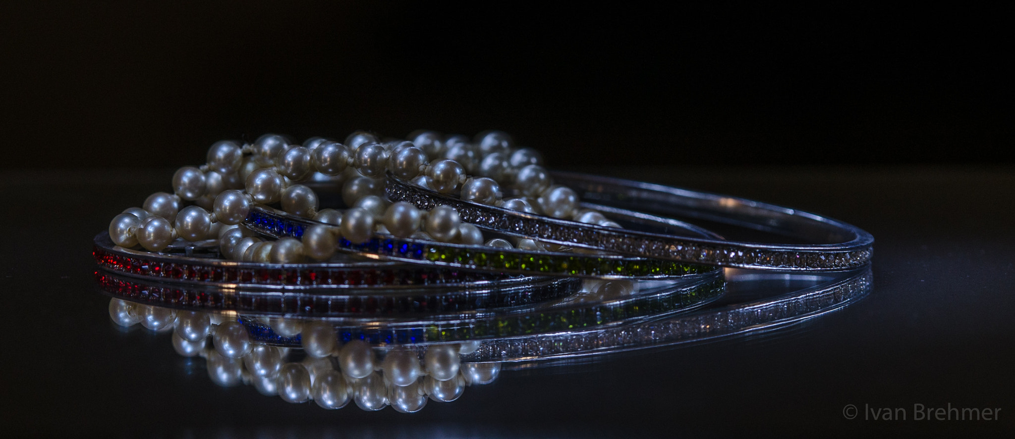 Nikon AF-S Nikkor 70-200mm F2.8G ED VR II sample photo. Jewels reflection photography