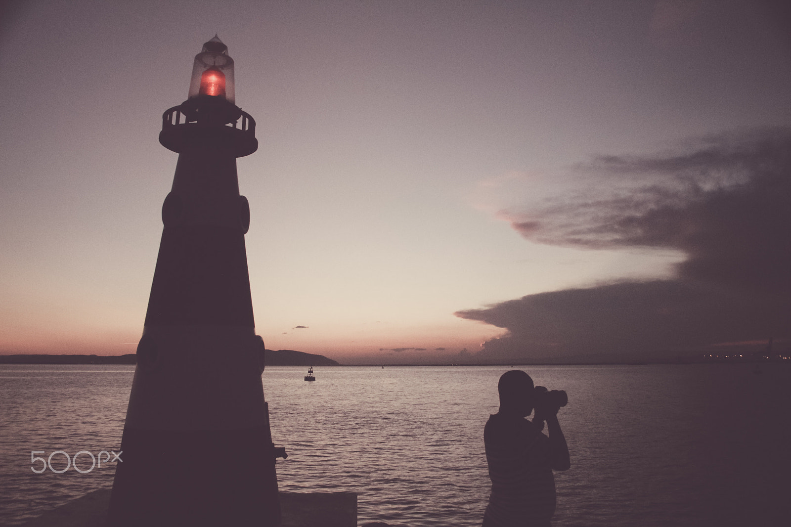 Sigma 18-250mm F3.5-6.3 DC OS HSM sample photo. Silhouette at sunset photography
