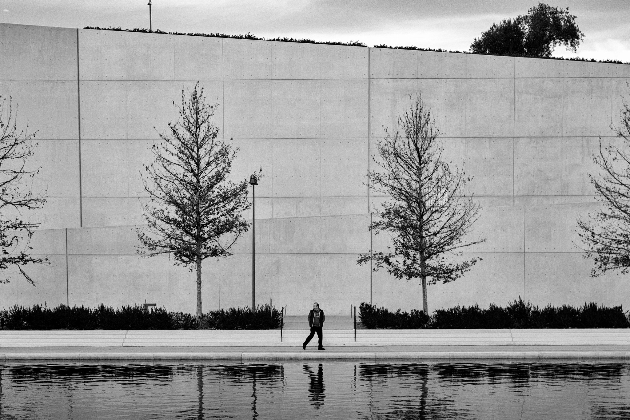 Sony a6000 + Sigma 30mm F2.8 EX DN sample photo. Street photography symmetry photography
