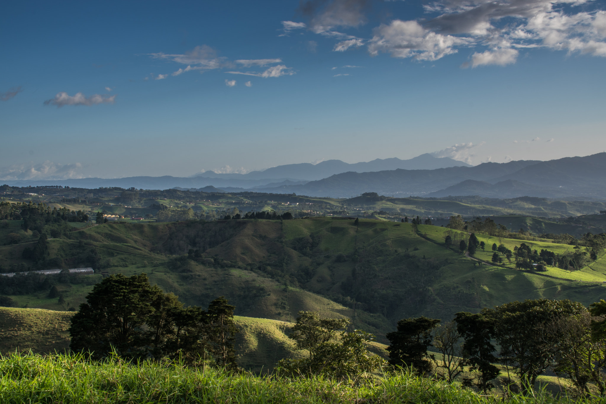 Tamron AF 28-105mm F4-5.6 [IF] sample photo. View at the central valley, cr photography