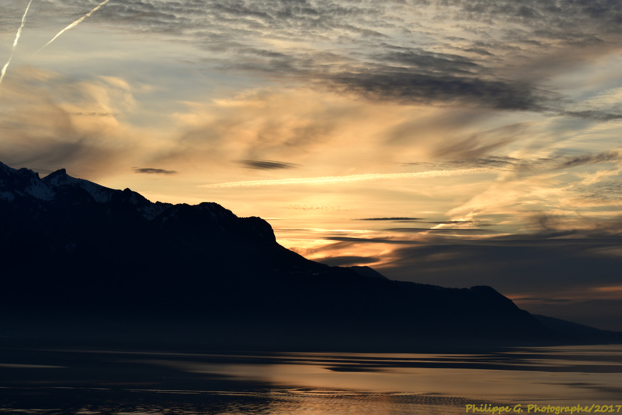 Nikon D5500 sample photo. Coucher de soleil sur le léman photography