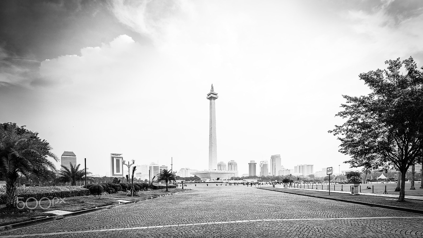 Canon EOS 5DS R + Canon TS-E 17mm F4L Tilt-Shift sample photo. Monas jakarta iii photography