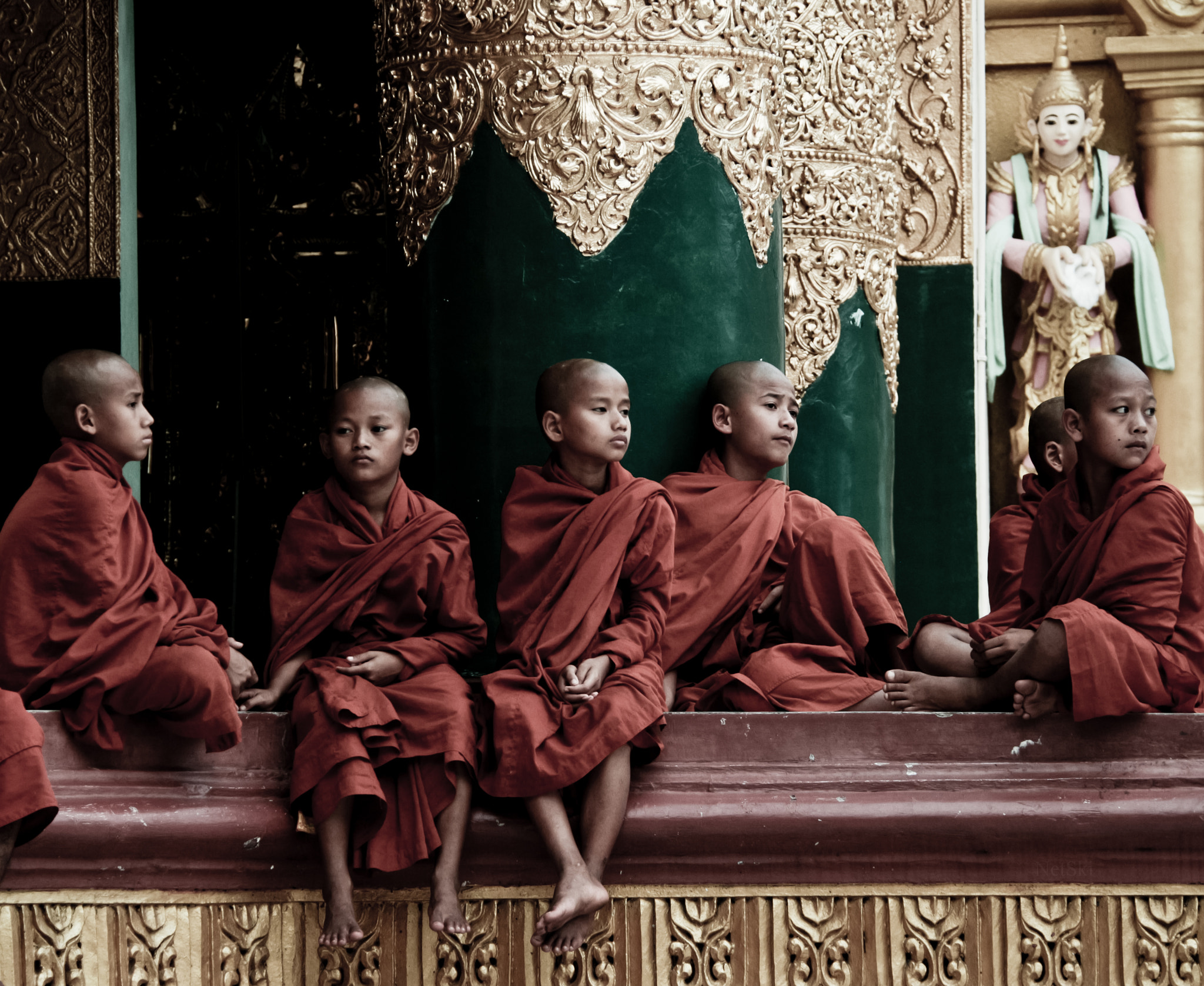 Canon EF-S 18-200mm F3.5-5.6 IS sample photo. Little monks. photography