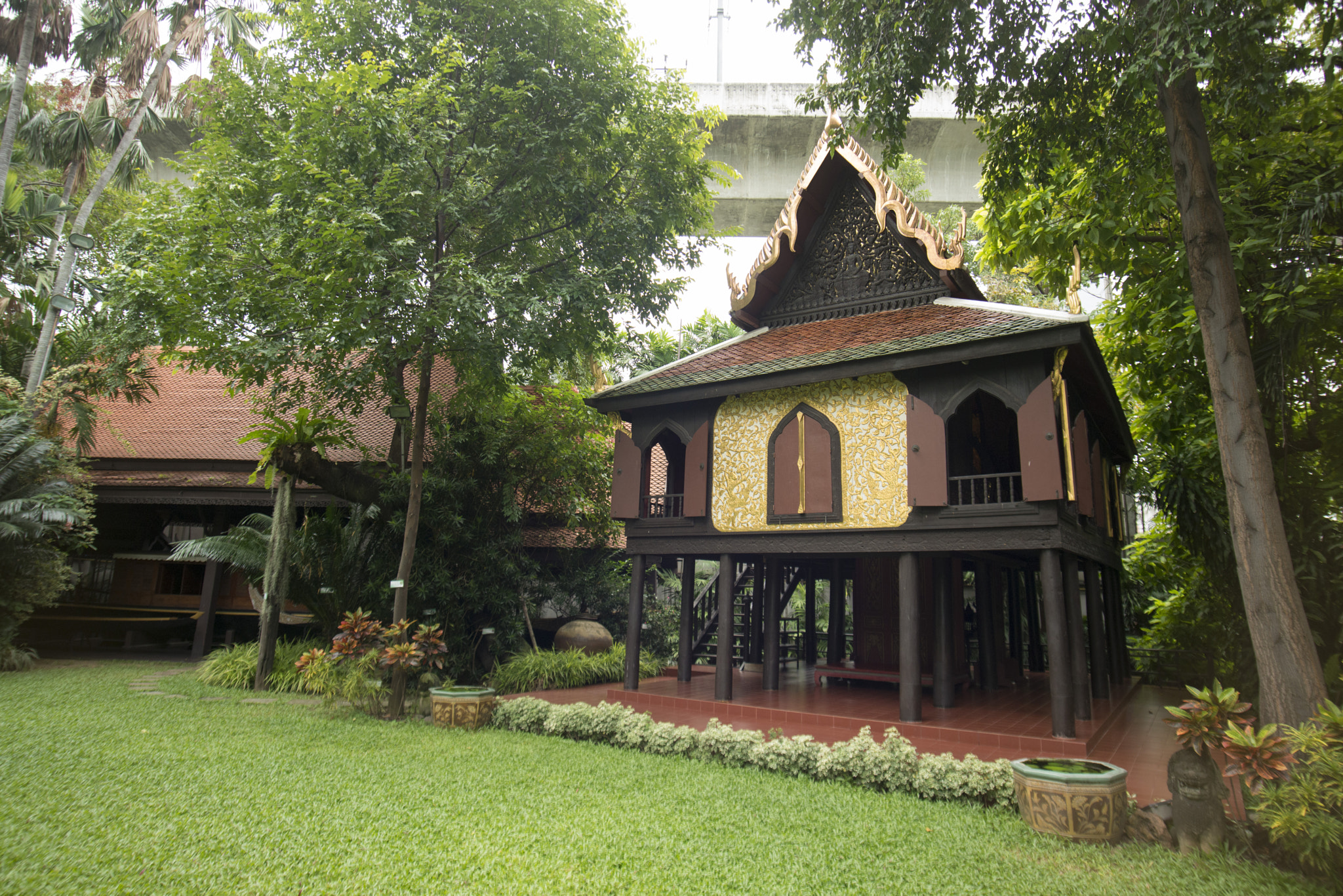 Sigma 17-35mm F2.8-4 EX DG  Aspherical HSM sample photo. Thailand bangkok suan pakkad palace photography