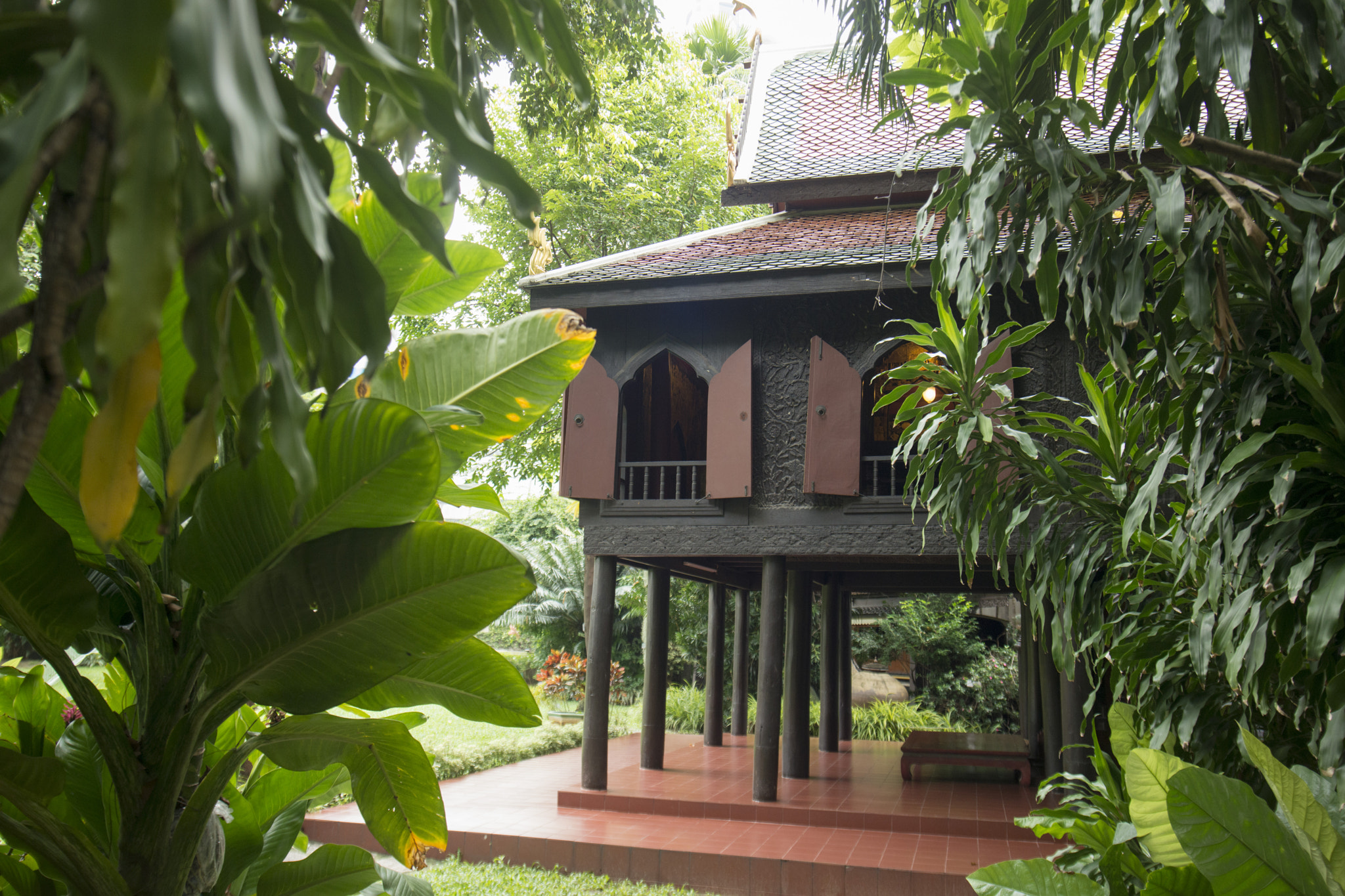 Nikon D800 + Sigma 17-35mm F2.8-4 EX DG  Aspherical HSM sample photo. Thailand bangkok suan pakkad palace photography