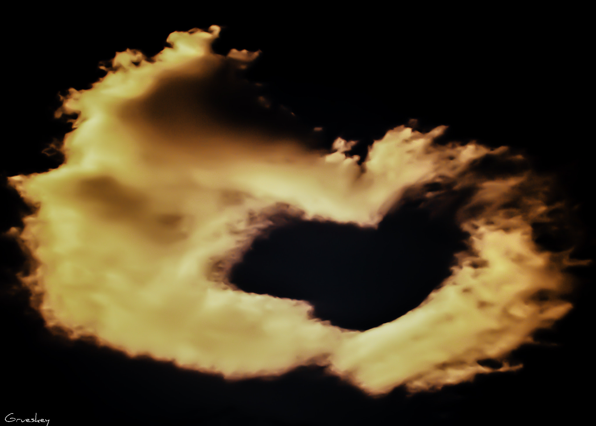 Pentax K100D Super sample photo. Cloudy heart photography
