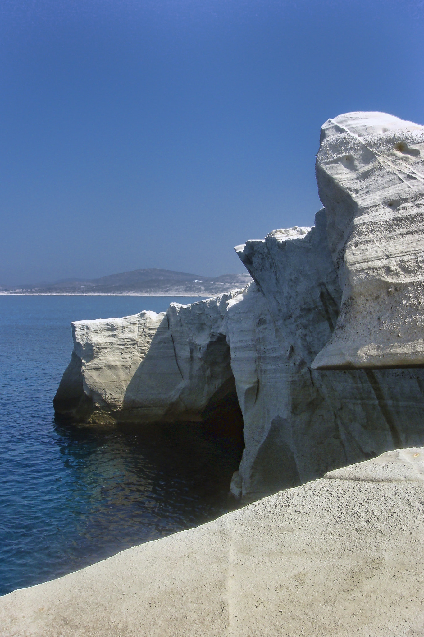 Sony DSC-T200 sample photo. Sarakiniko cave photography