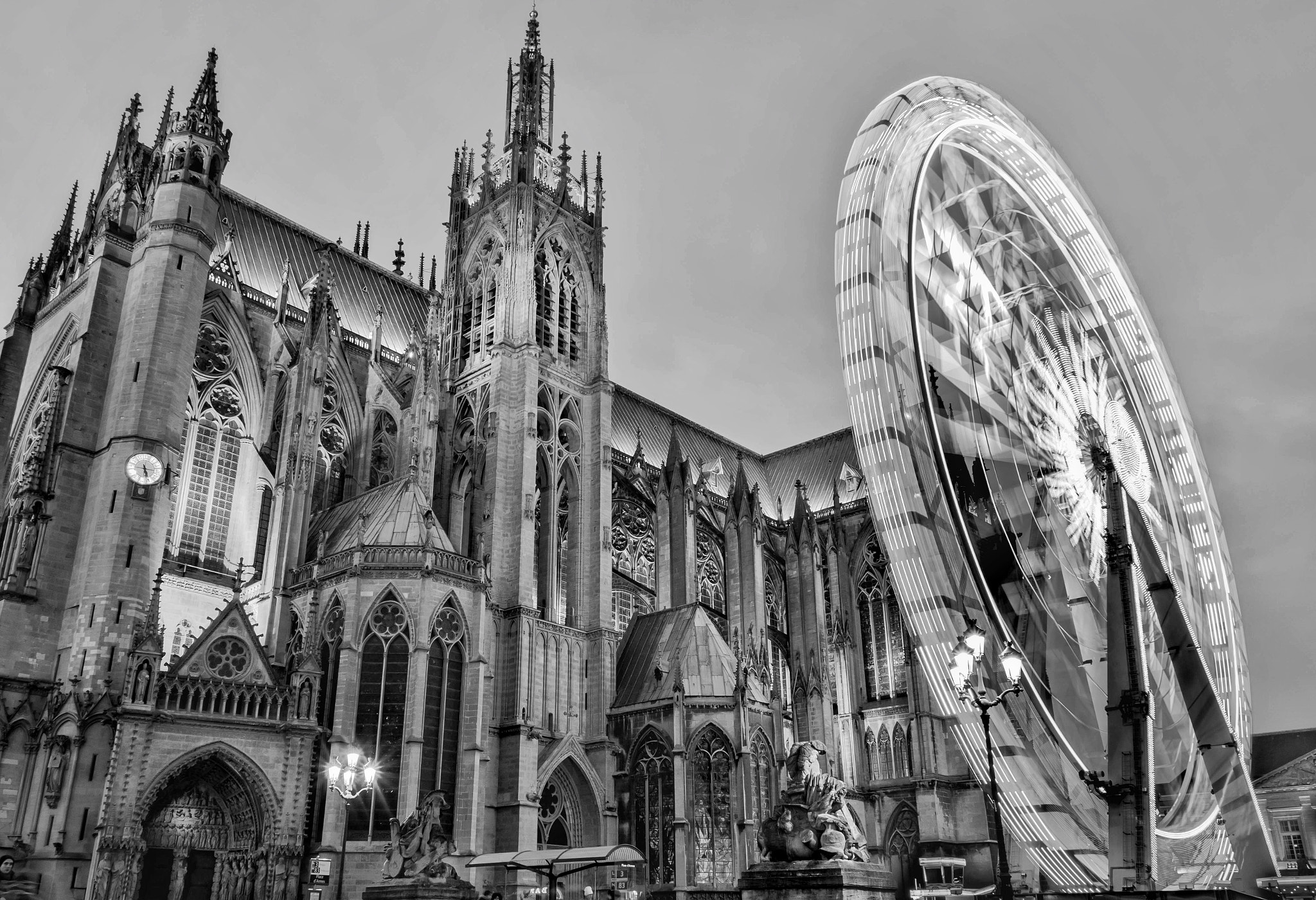 Sigma 17-70mm F2.8-4 DC Macro OS HSM | C sample photo. St etienne cathédral of metz photography
