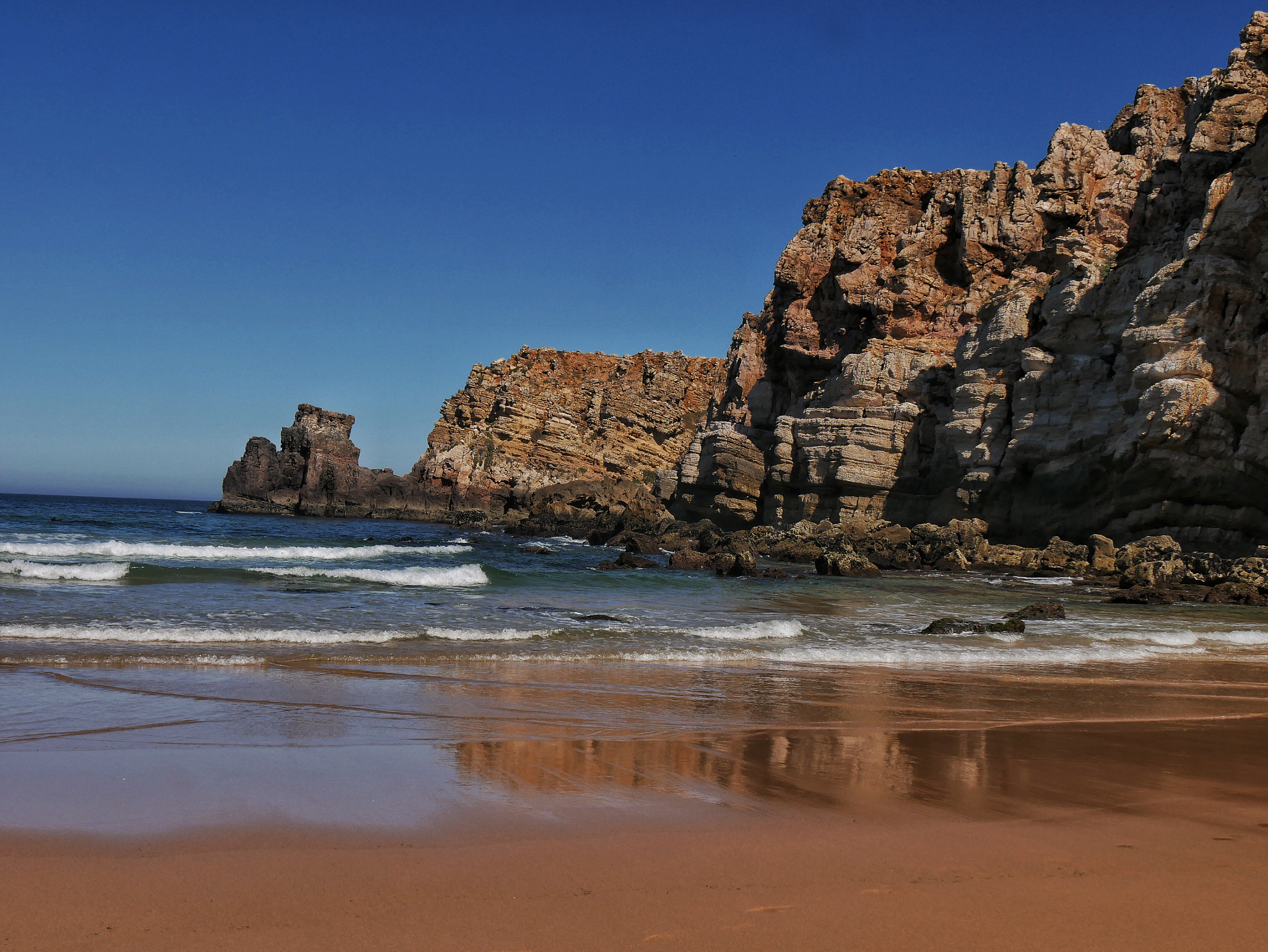 Panasonic DMC-G70 sample photo. Beach photography