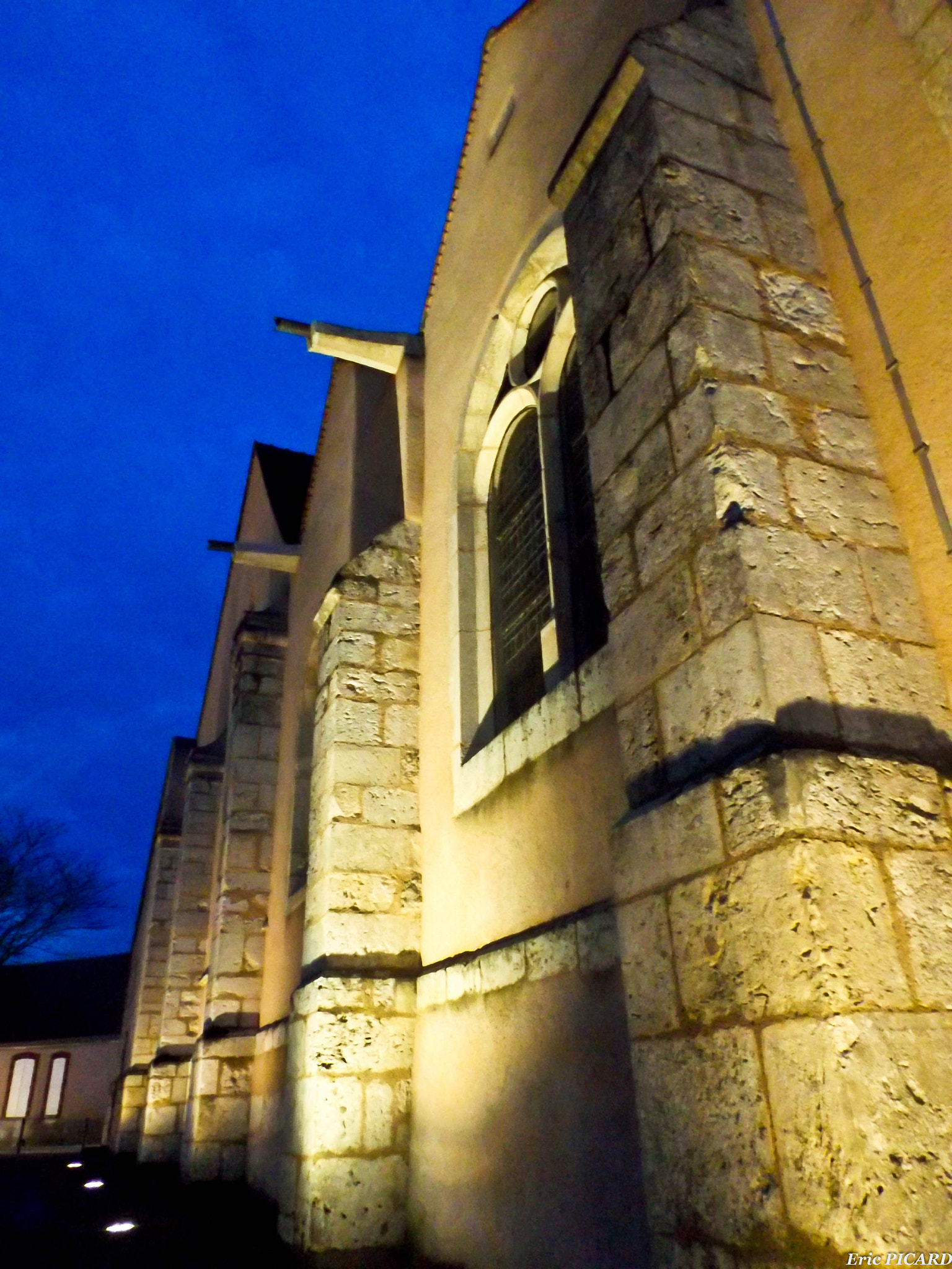 Fujifilm FinePix S4600 sample photo. église photography