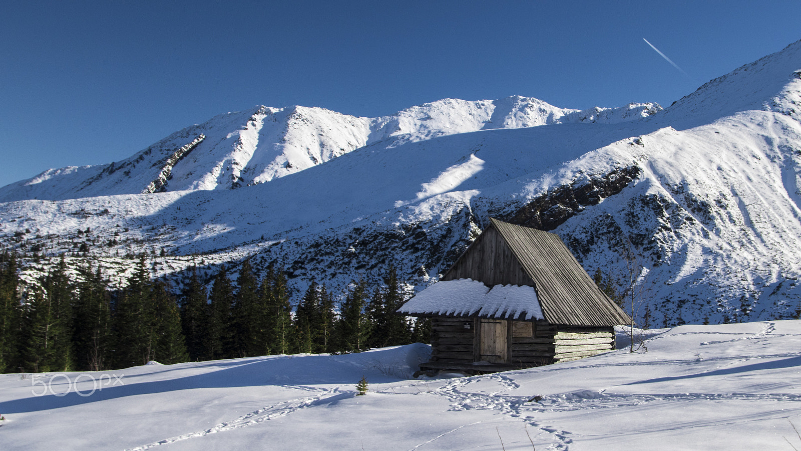 Canon EOS 750D (EOS Rebel T6i / EOS Kiss X8i) sample photo. Hut in tatra mountains. photography