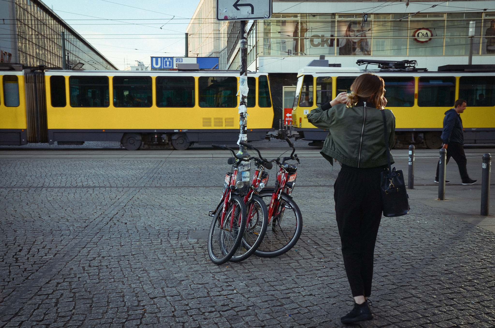 Sigma 17-70mm F2.8-4 DC Macro OS HSM | C sample photo. Straßenbahn photography