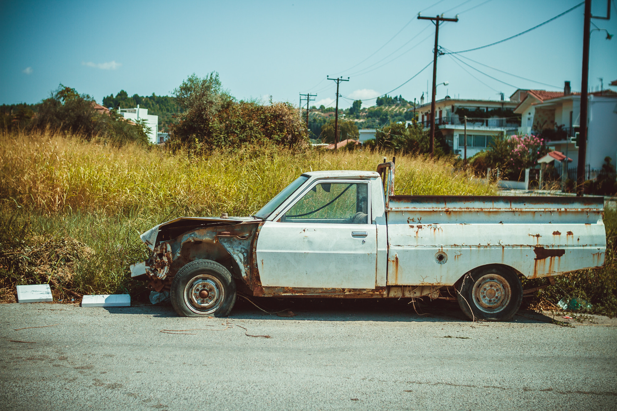 Sigma 30mm F1.4 EX DC HSM sample photo. Old broken car photography