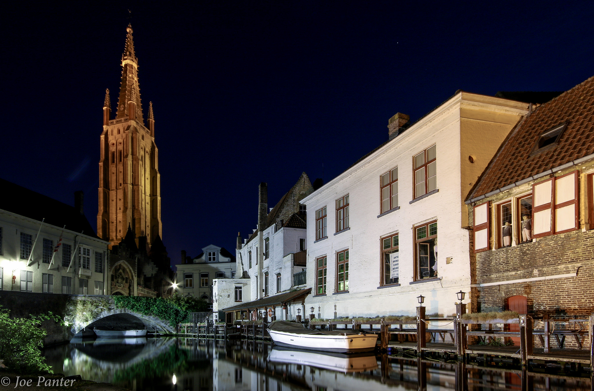 Sigma 10-20mm F4-5.6 EX DC HSM sample photo. A evening walk in bruges photography