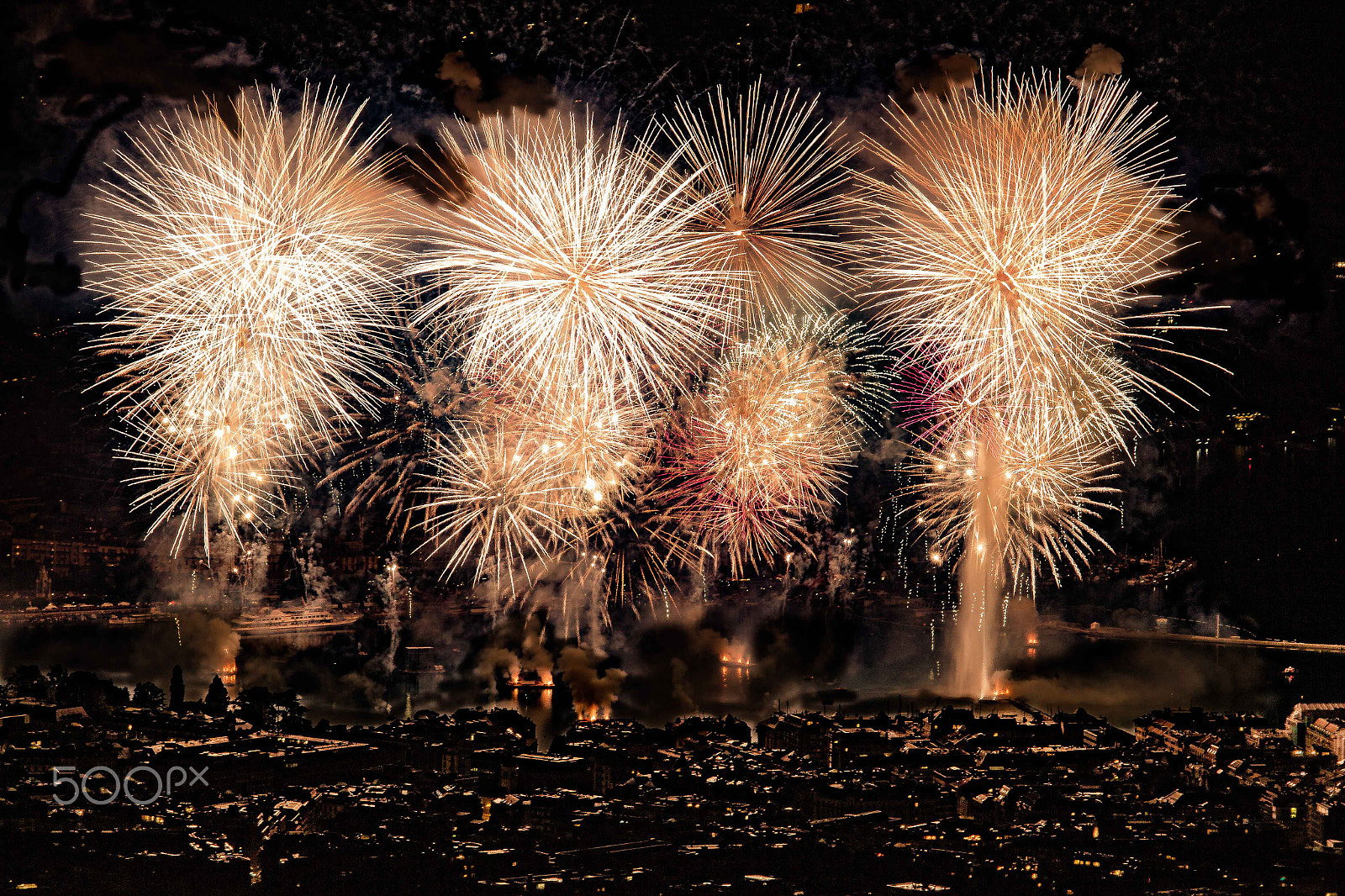 Sigma 150-500mm F5-6.3 DG OS HSM sample photo. Fireworks photography