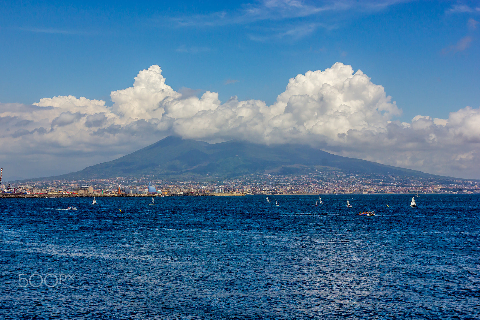 Canon EOS 550D (EOS Rebel T2i / EOS Kiss X4) + Sigma 17-70mm F2.8-4 DC Macro OS HSM sample photo. Monte vesuvio, napoli photography