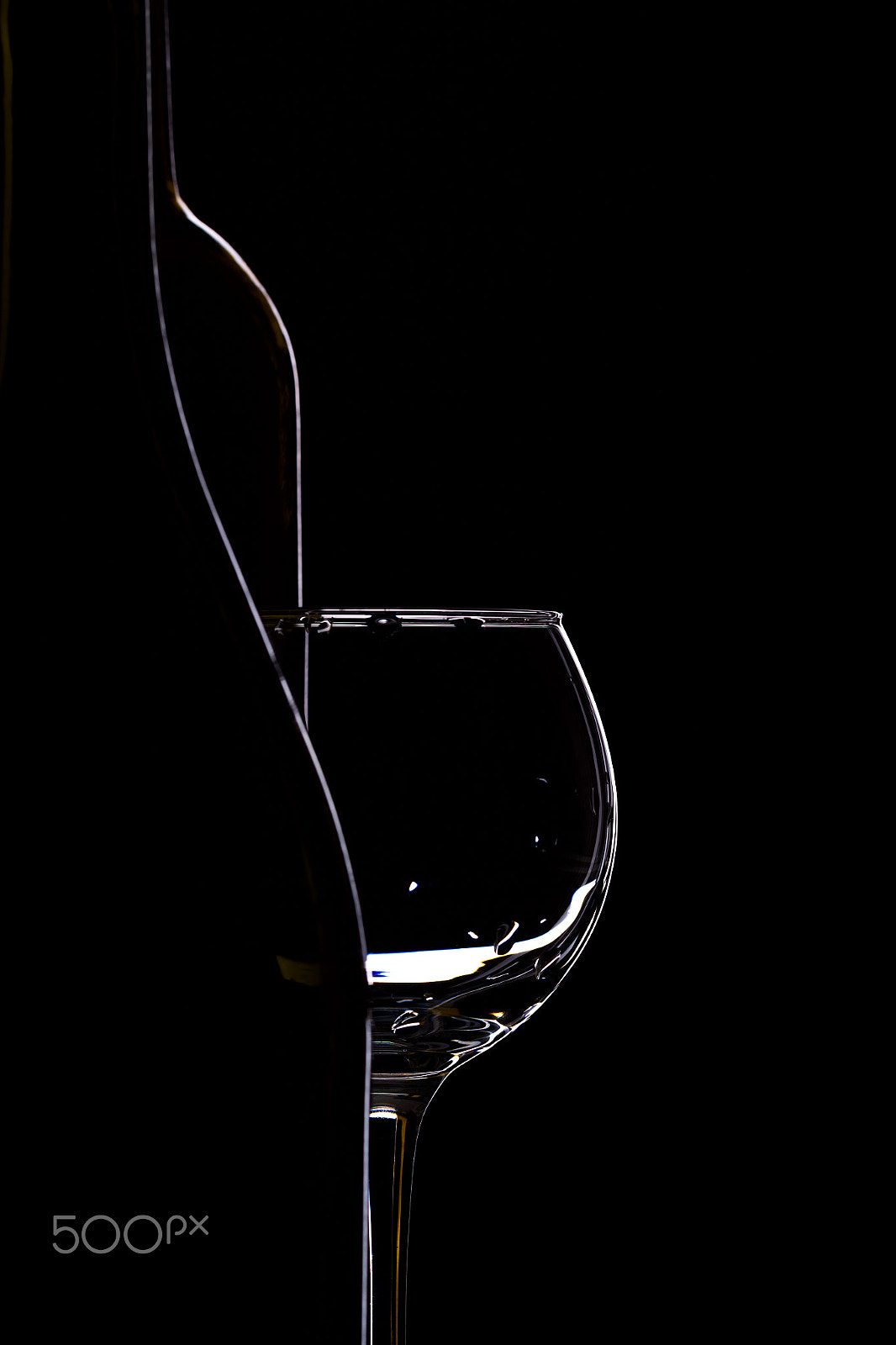Canon EOS-1D Mark IV sample photo. Wine glasses with wine bottle on a black background, minimalism, photography