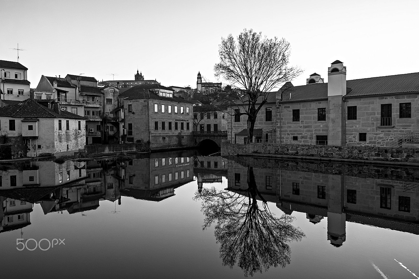 Canon EOS 500D (EOS Rebel T1i / EOS Kiss X3) sample photo. A city under water. photography