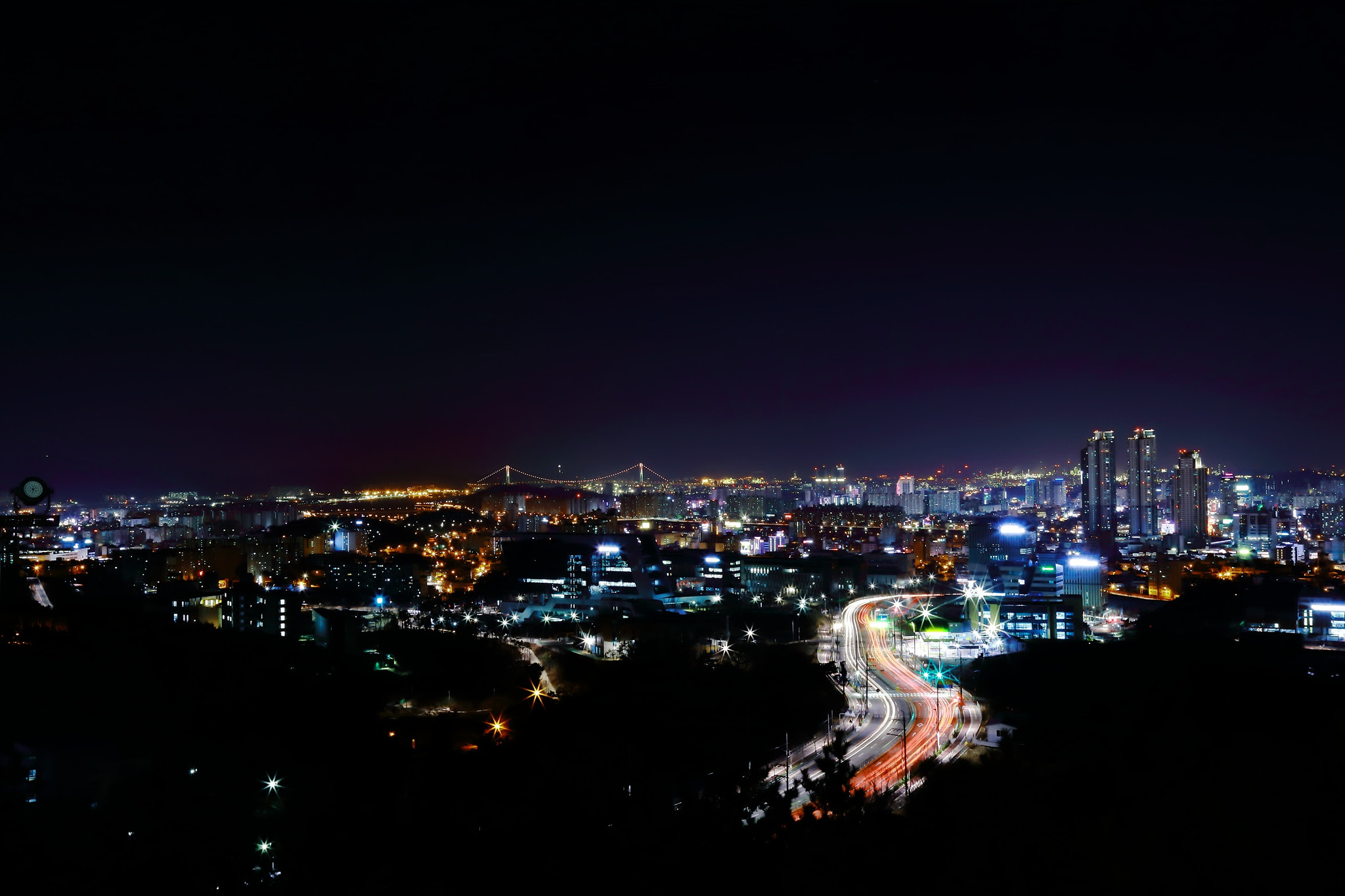 Canon EF 35mm F2 IS USM sample photo. Let me take that city. photography