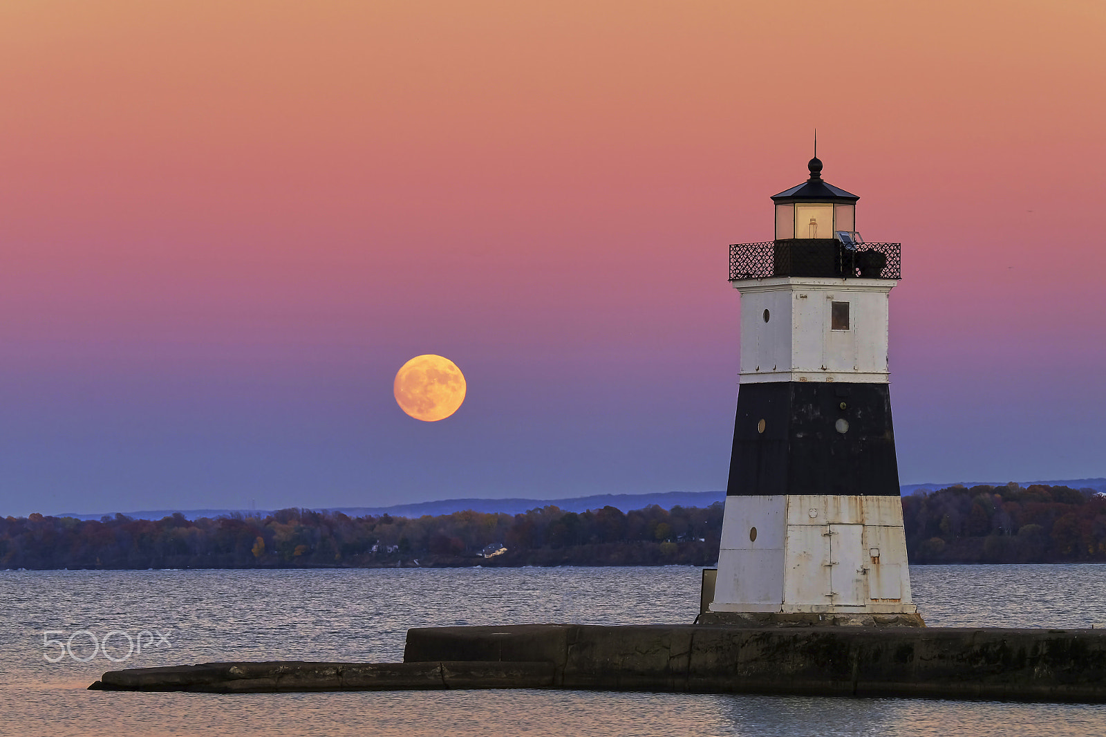 Fujifilm X-T1 sample photo. Moon rising over lighthouse photography