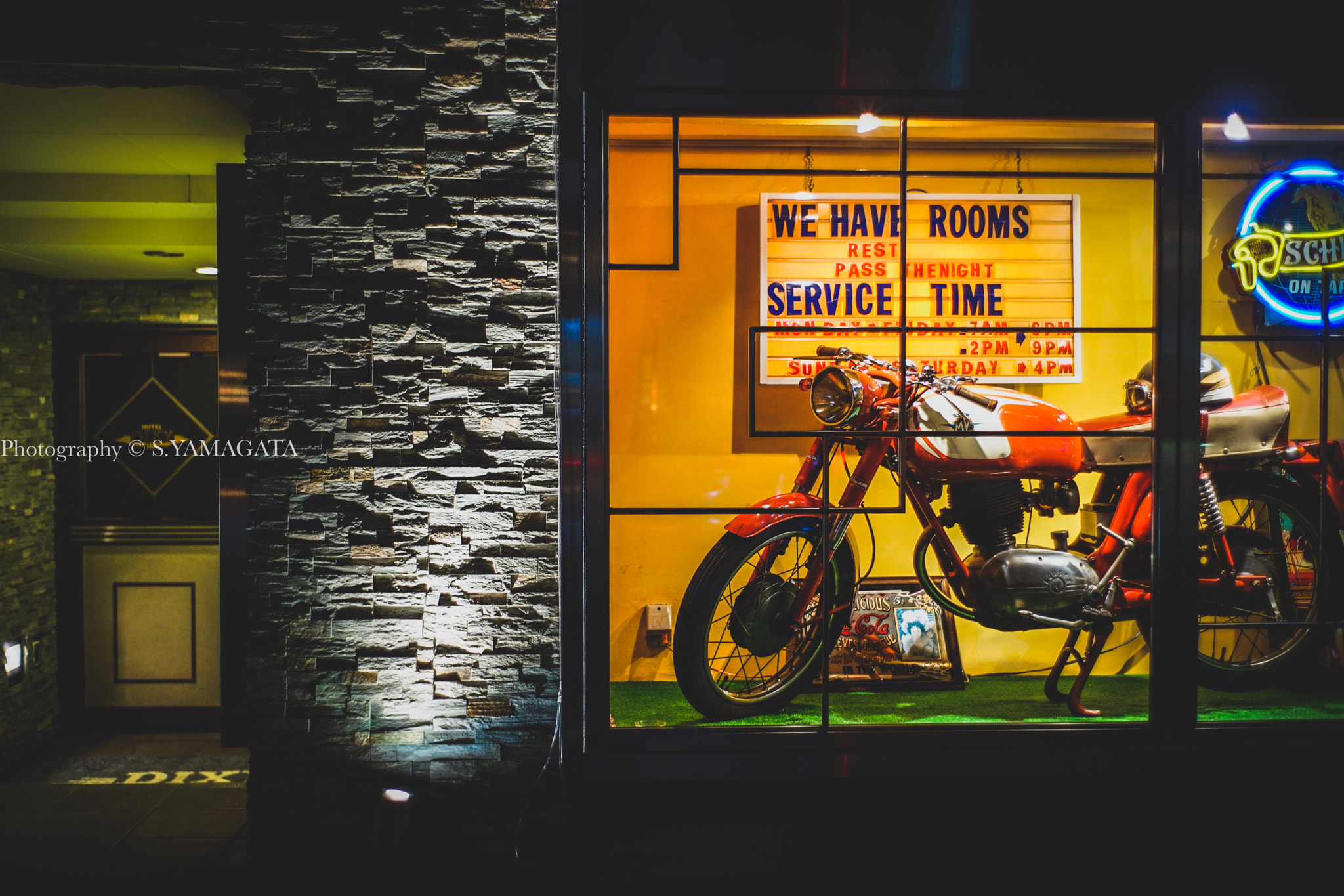 DT 40mm F2.8 SAM sample photo. Service time photography