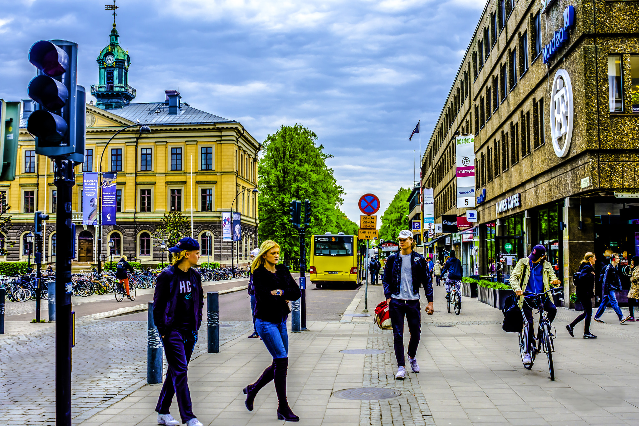 AF Zoom-Nikkor 28-85mm f/3.5-4.5 sample photo. Hdr gävle. photography