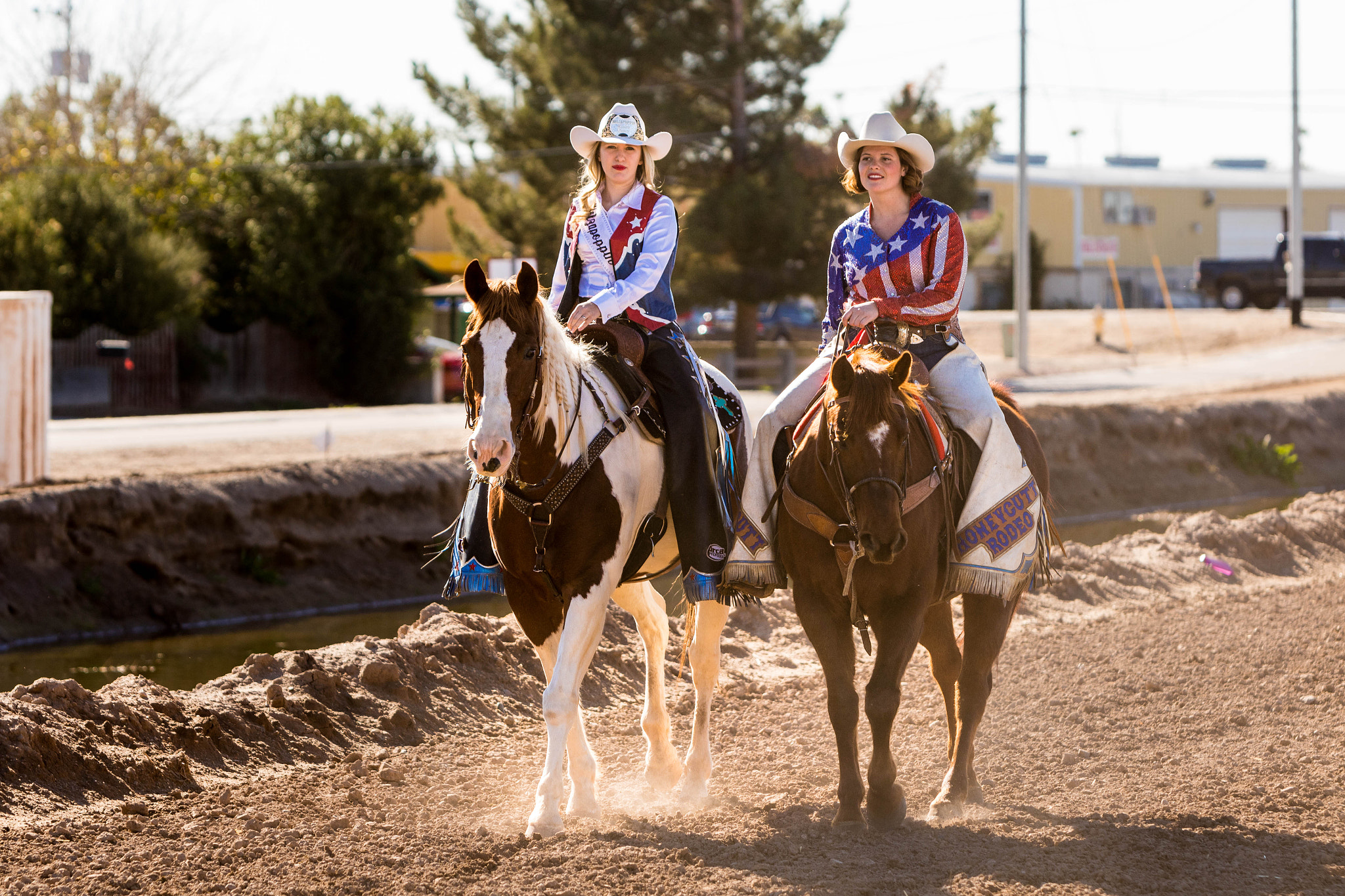 Canon EF 70-200mm F2.8L IS USM sample photo. Cowgirls photography