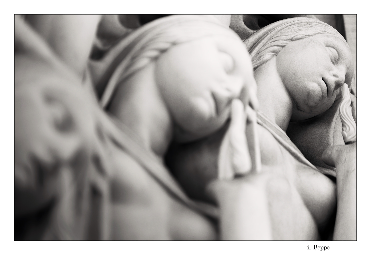 Pentax smc DA* 50-135mm F2.8 ED (IF) SDM sample photo. Cimitero monumentale. particolare. milano photography