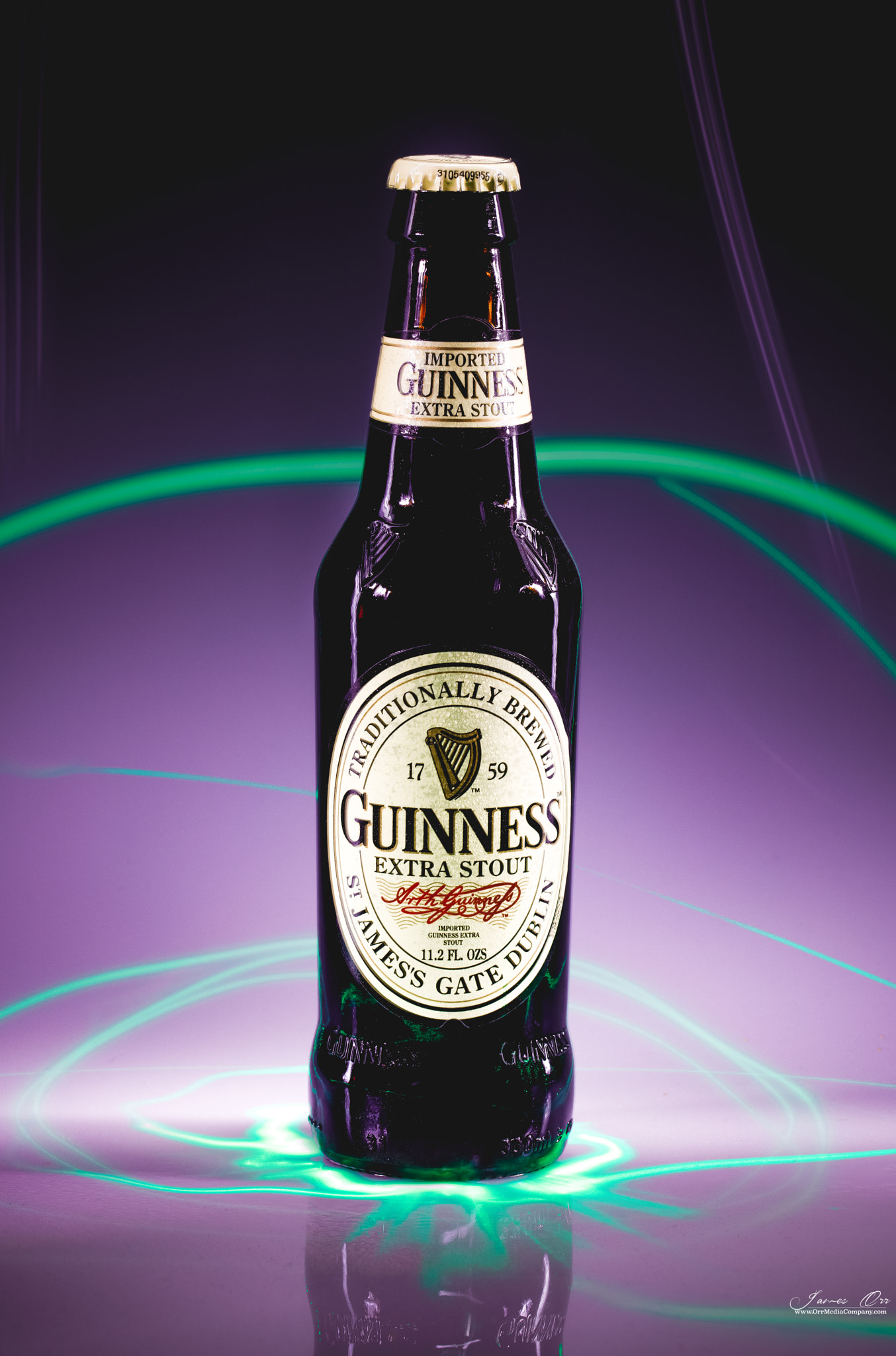 Canon EOS 5DS sample photo. Guinness - light painting photography