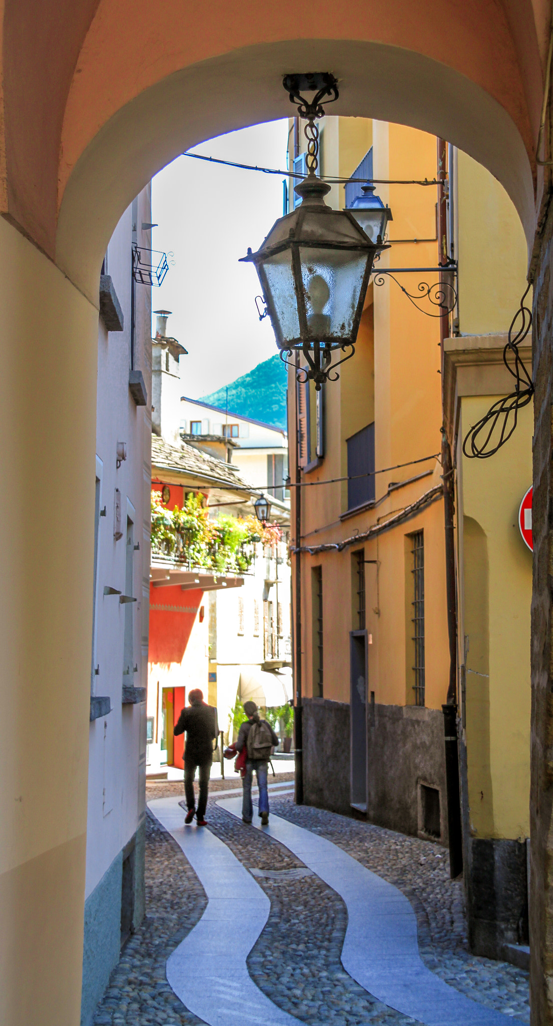 Sigma 18-200mm f/3.5-6.3 DC OS sample photo. Domodossola - street in italy photography