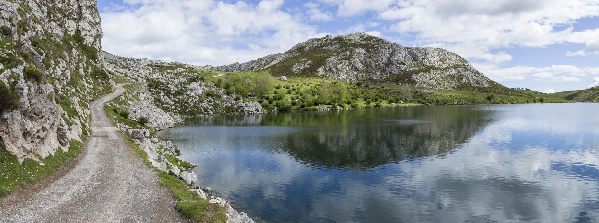 Canon EOS 650D (EOS Rebel T4i / EOS Kiss X6i) sample photo. Covadonga lakes photography