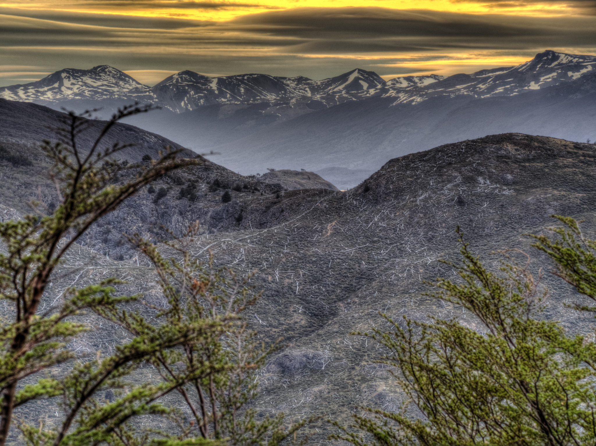 AF Nikkor 70-210mm f/4-5.6 sample photo. Sunset in ushuaia's mountains photography