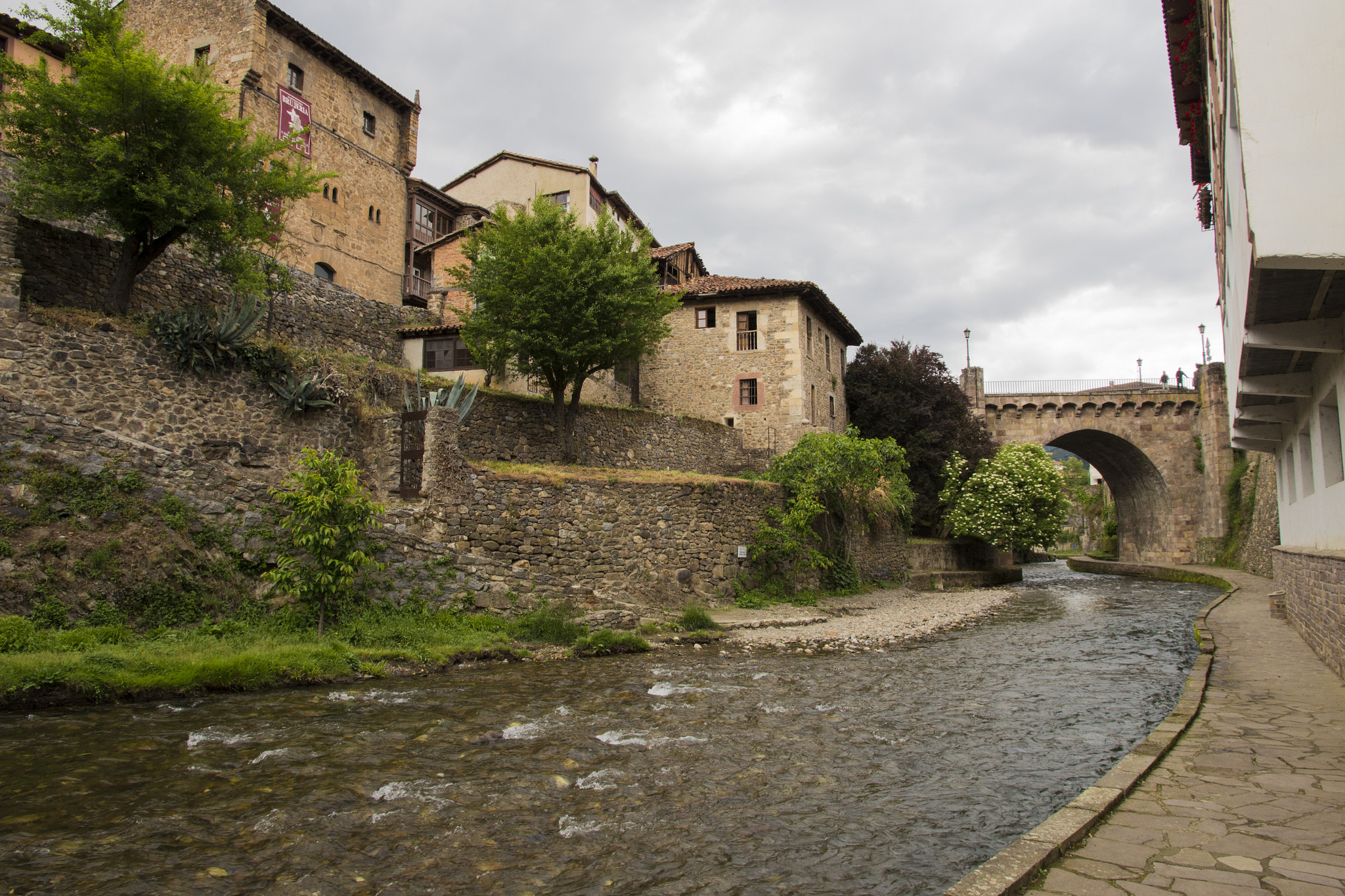 Canon EOS 650D (EOS Rebel T4i / EOS Kiss X6i) sample photo. Potes by the river photography