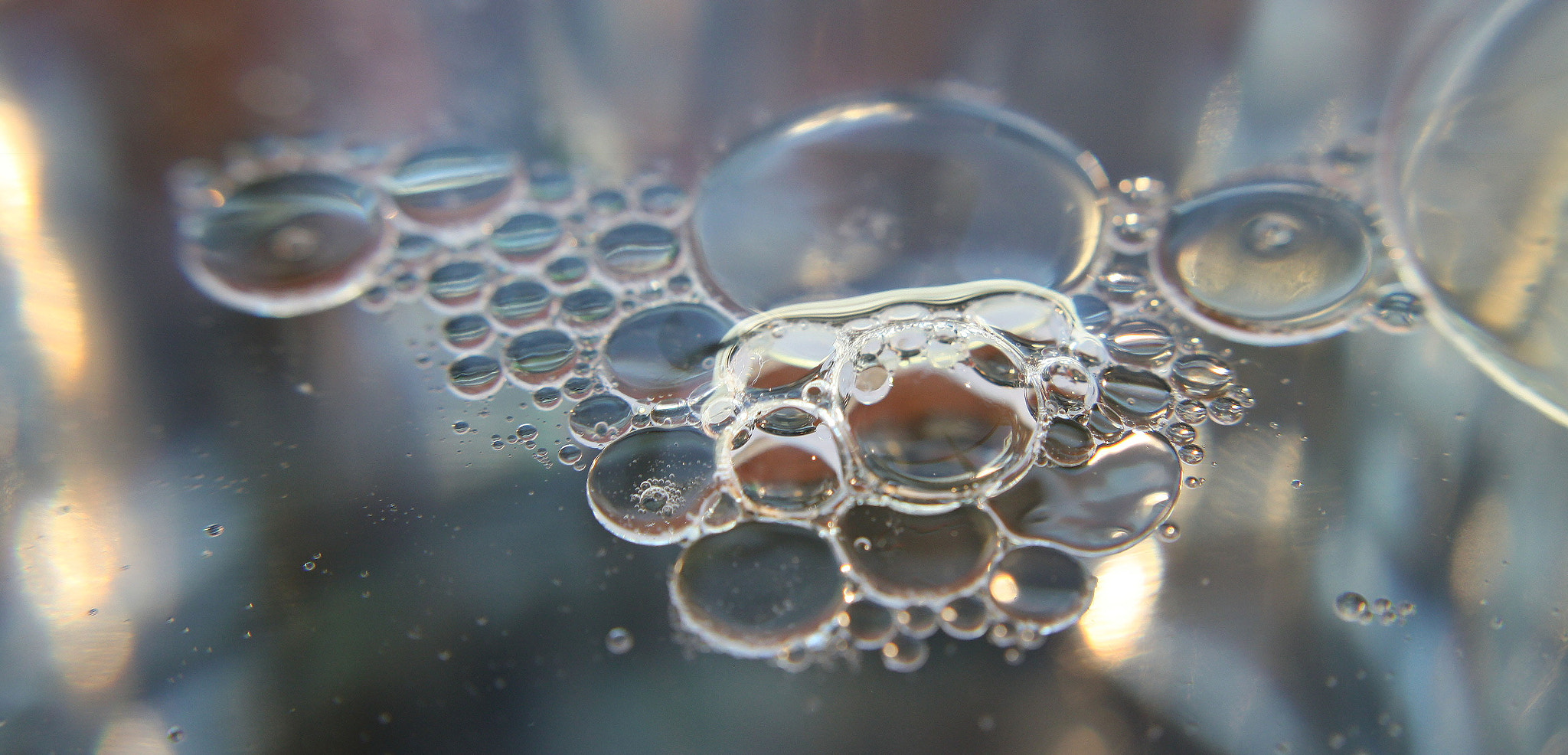 Canon EOS 1000D (EOS Digital Rebel XS / EOS Kiss F) sample photo. Macro lens photography with bubbles and water// photography