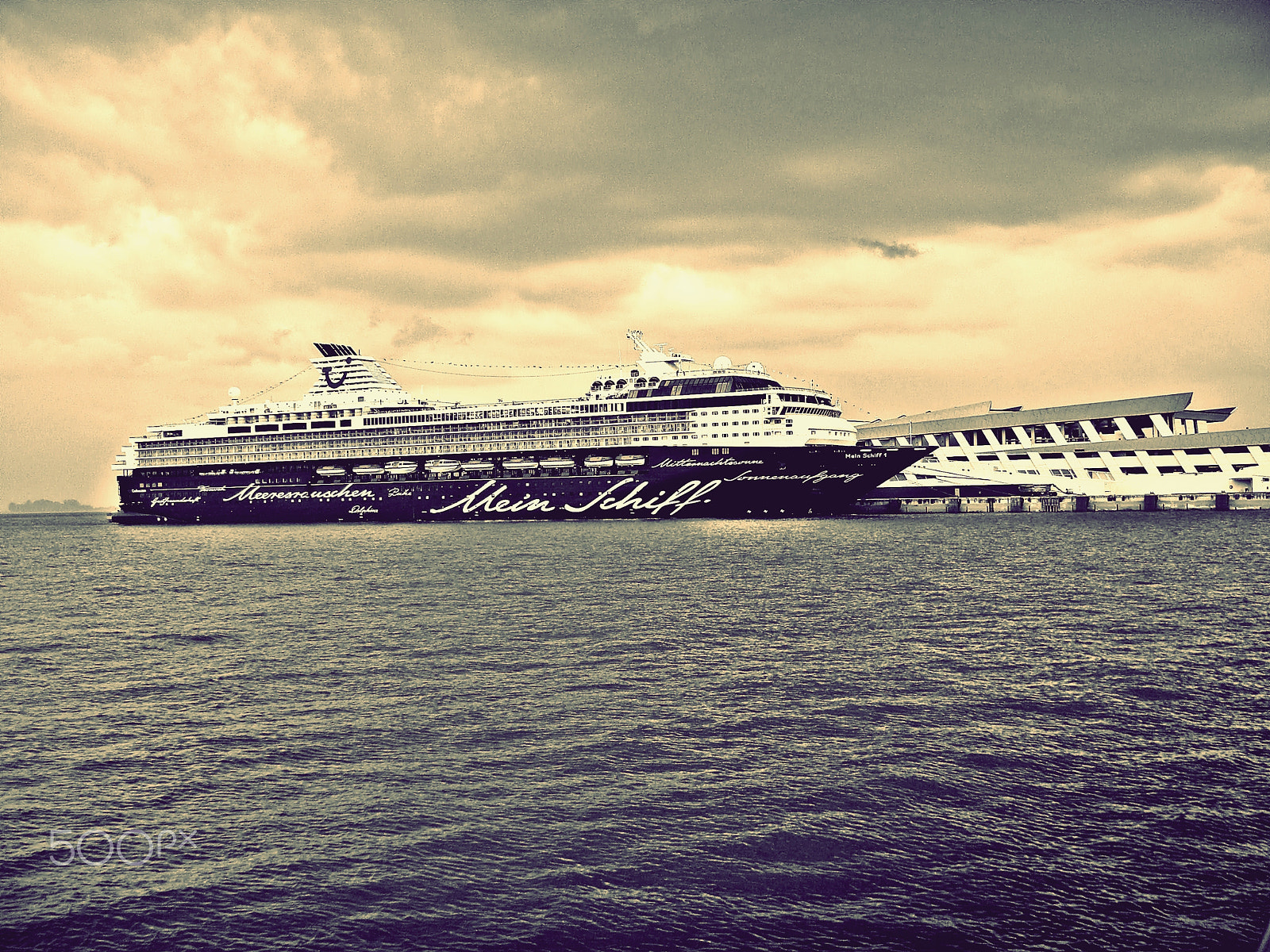 Nikon Coolpix S1200pj sample photo. South water series - a really big ship ! photography