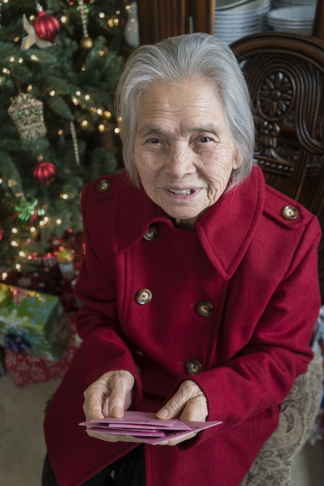 Sony FE 28-70mm F3.5-5.6 OSS sample photo. Beautiful grandma photography