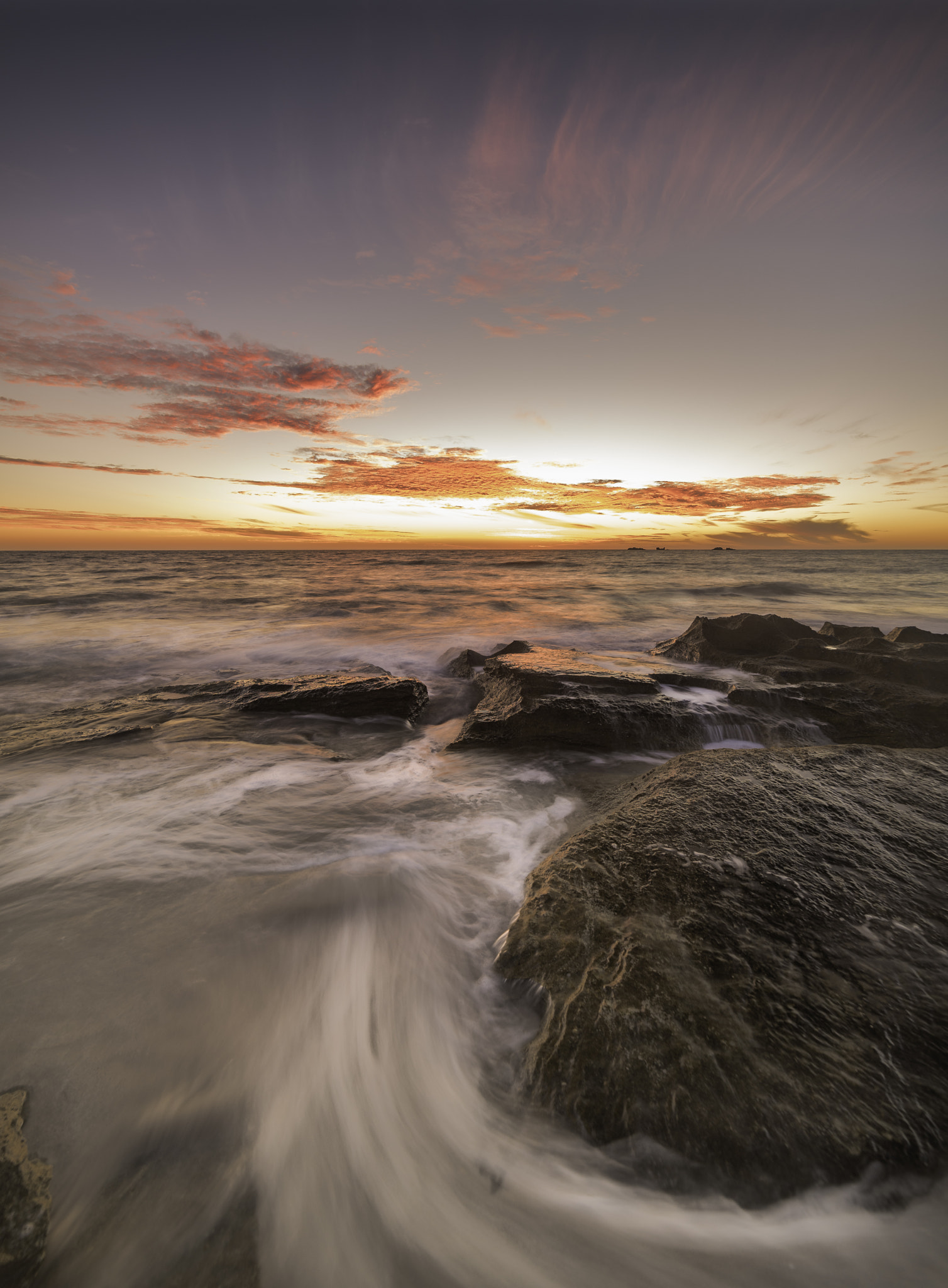 Samyang 14mm F2.8 ED AS IF UMC sample photo. The last drop photography