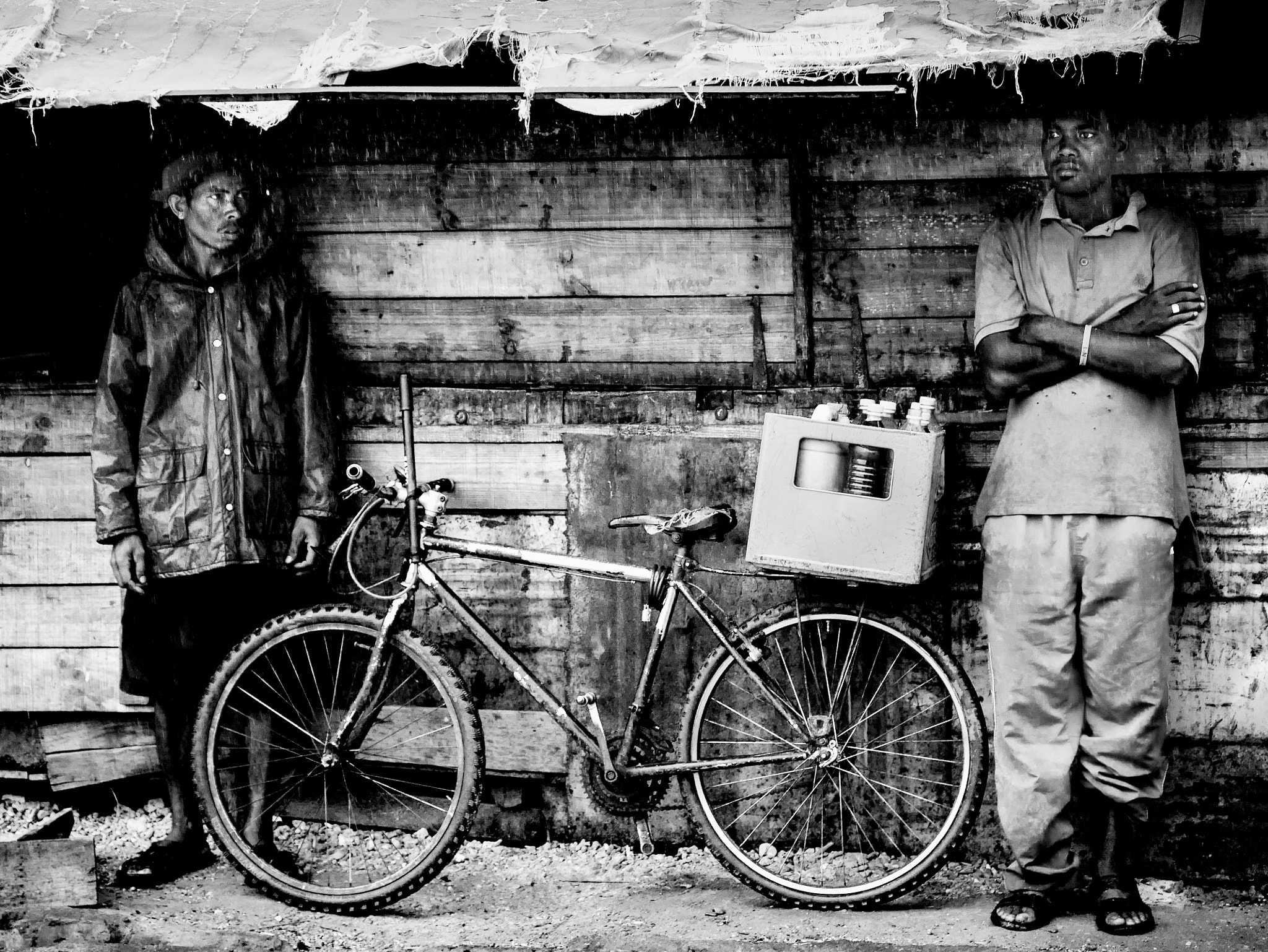 Panasonic Lumix DMC-GX7 sample photo. Sheltering from the rain, madagascar photography