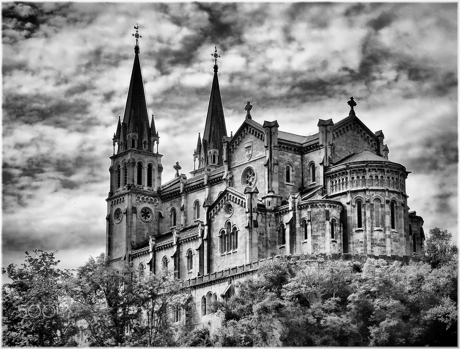 Samsung Pro 815 sample photo. Santuario de covadonga photography