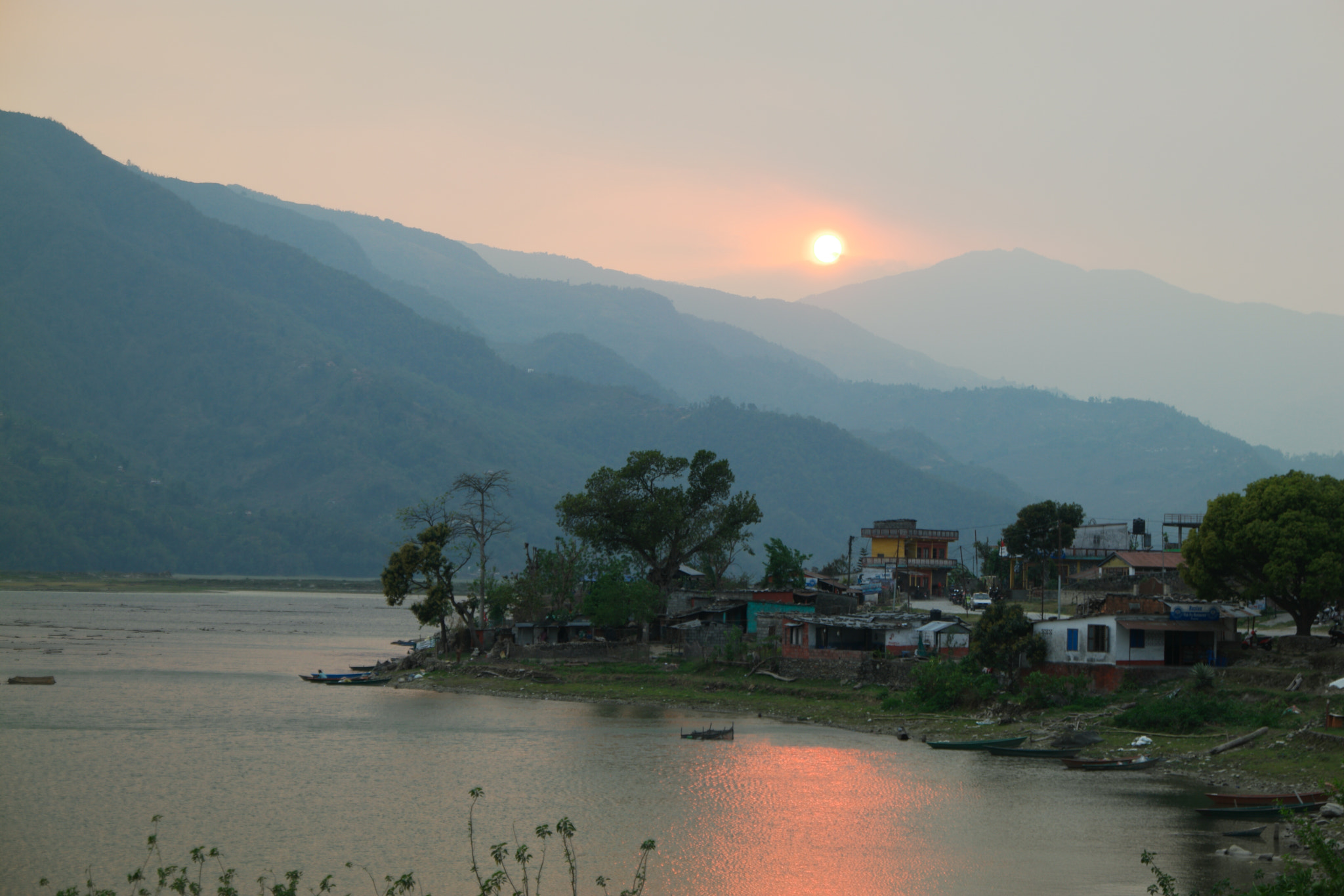 Samsung NX500 + Samsung NX 16-50mm F3.5-5.6 Power Zoom ED OIS sample photo. Phewa lake, nepal photography