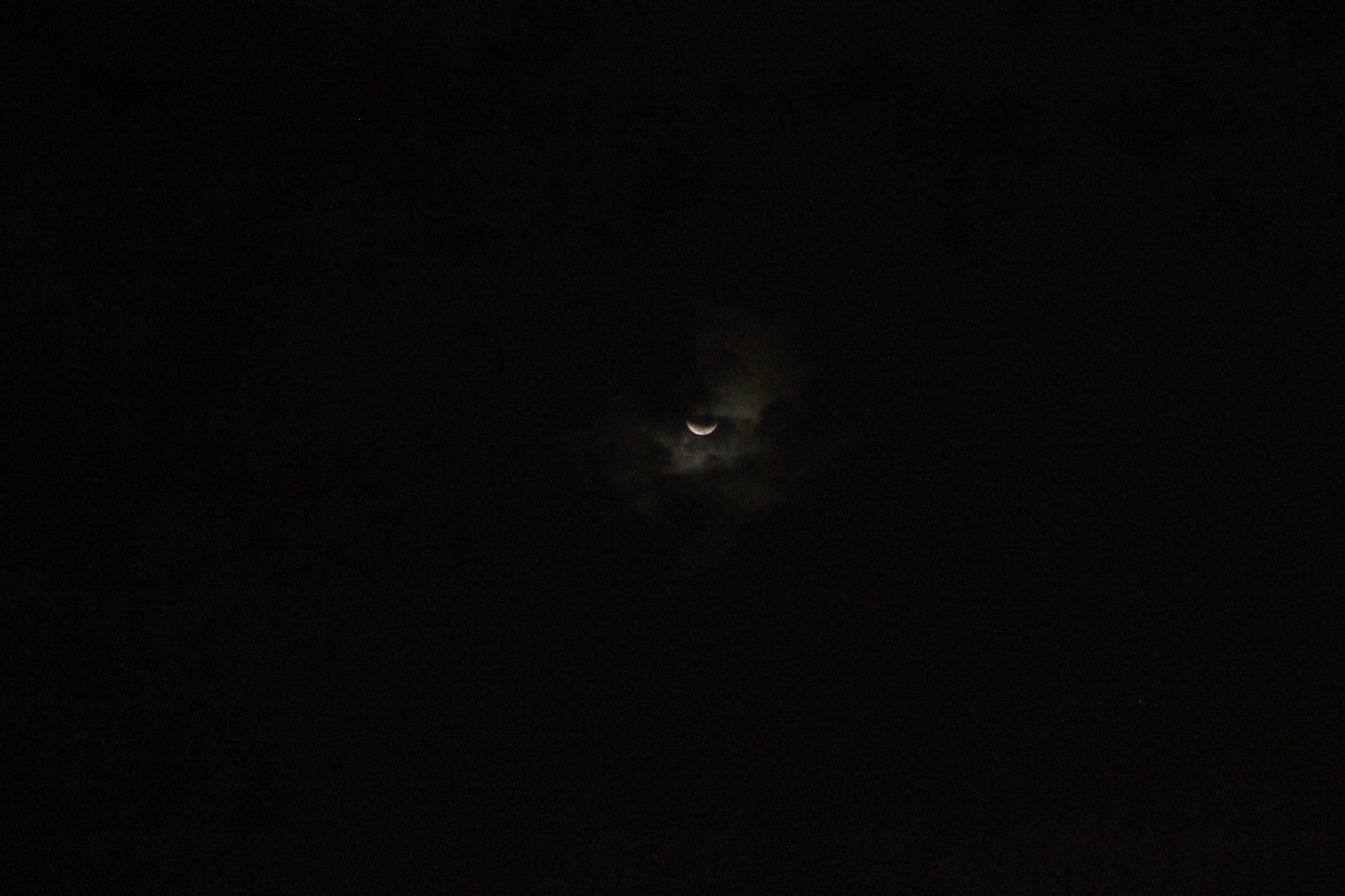 Canon EOS 600D (Rebel EOS T3i / EOS Kiss X5) sample photo. Moon view photography