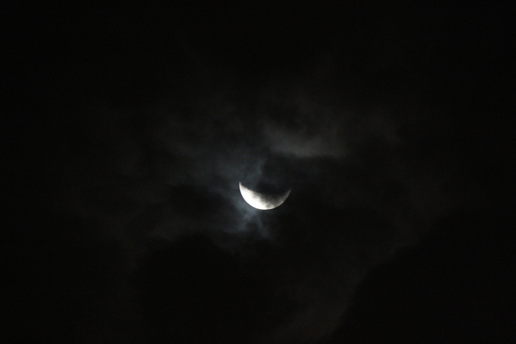 Canon EOS 600D (Rebel EOS T3i / EOS Kiss X5) sample photo. Moon view photography