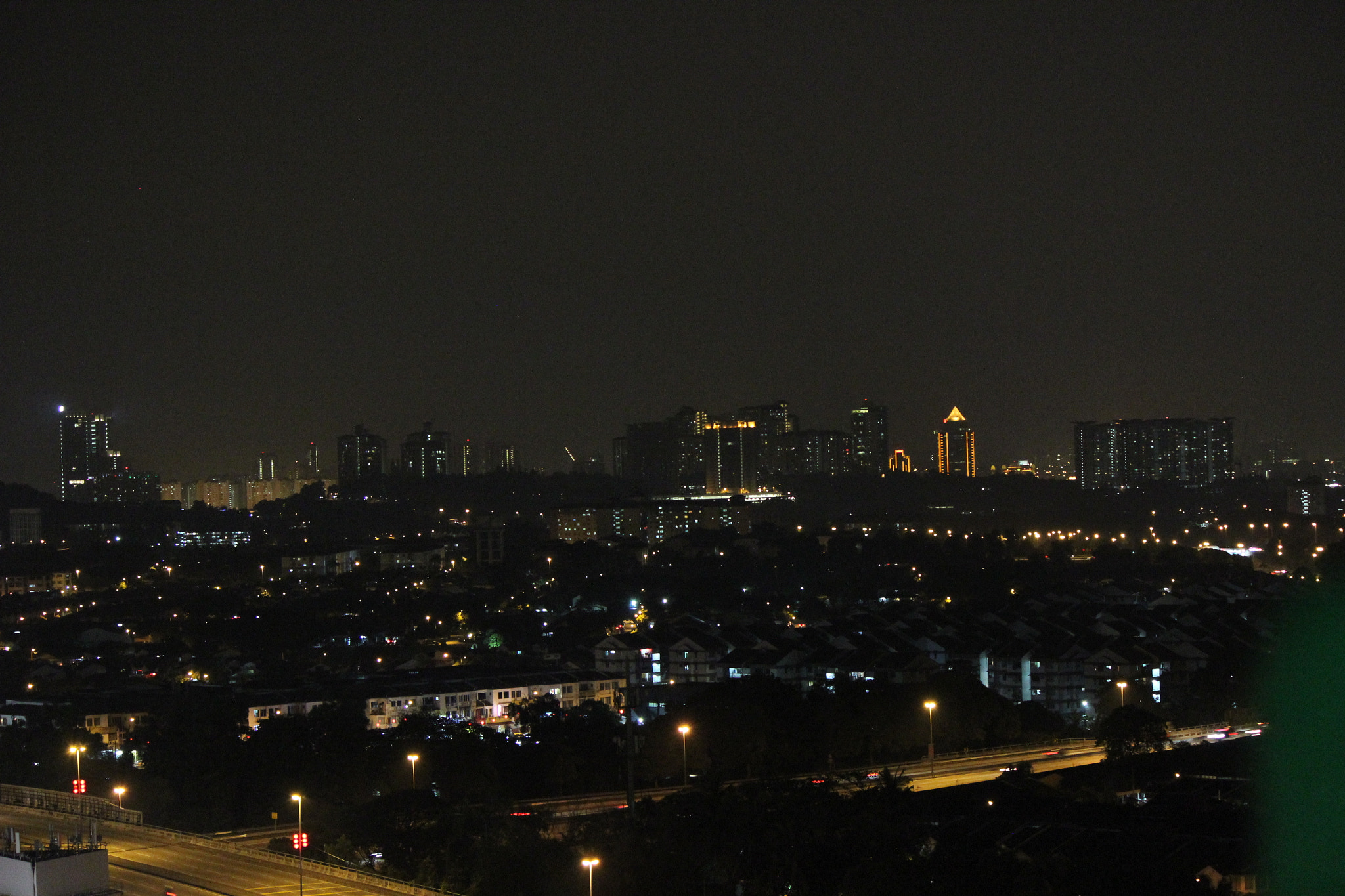 Canon EOS 600D (Rebel EOS T3i / EOS Kiss X5) sample photo. Night view photography