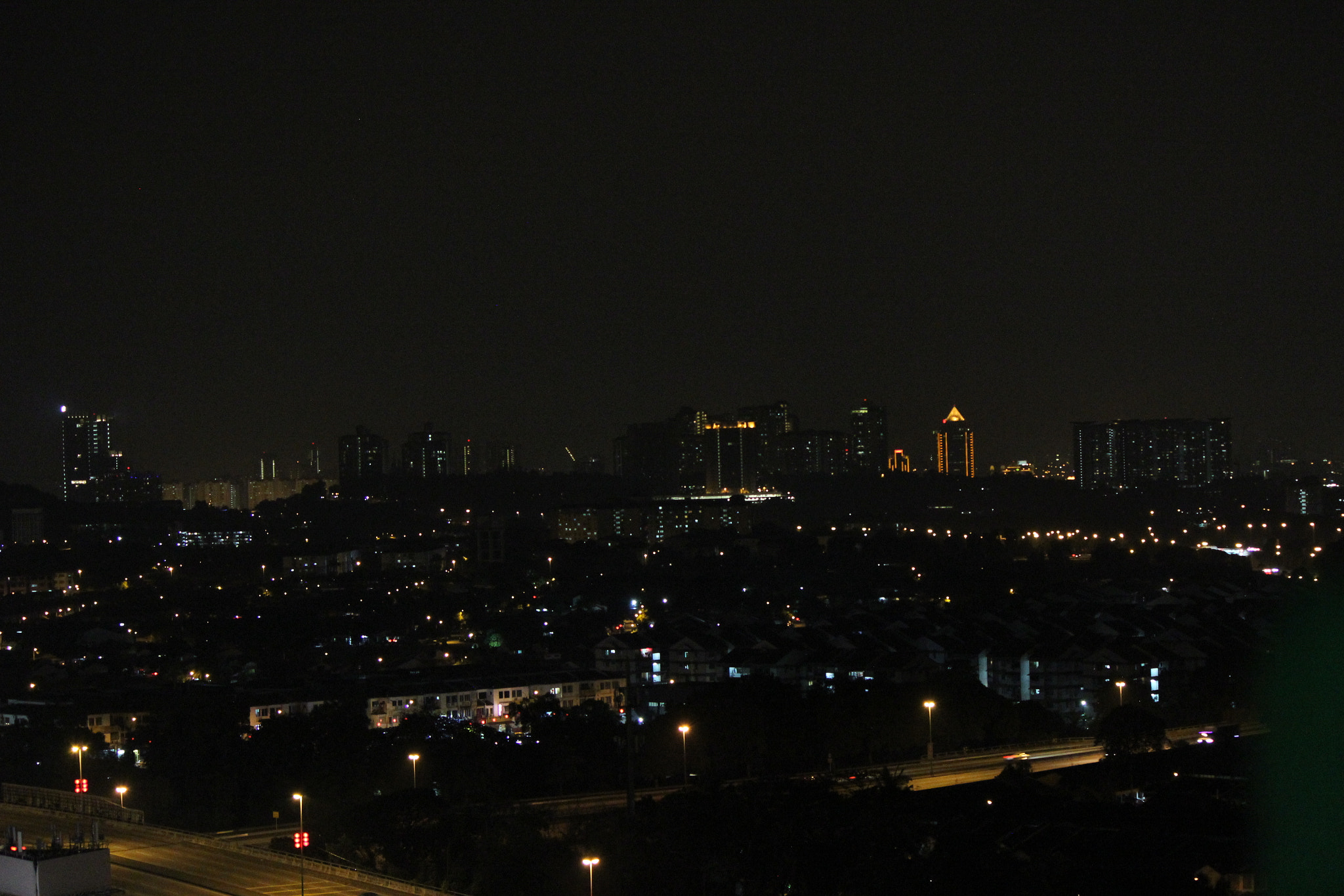 Canon EOS 600D (Rebel EOS T3i / EOS Kiss X5) sample photo. Night view photography