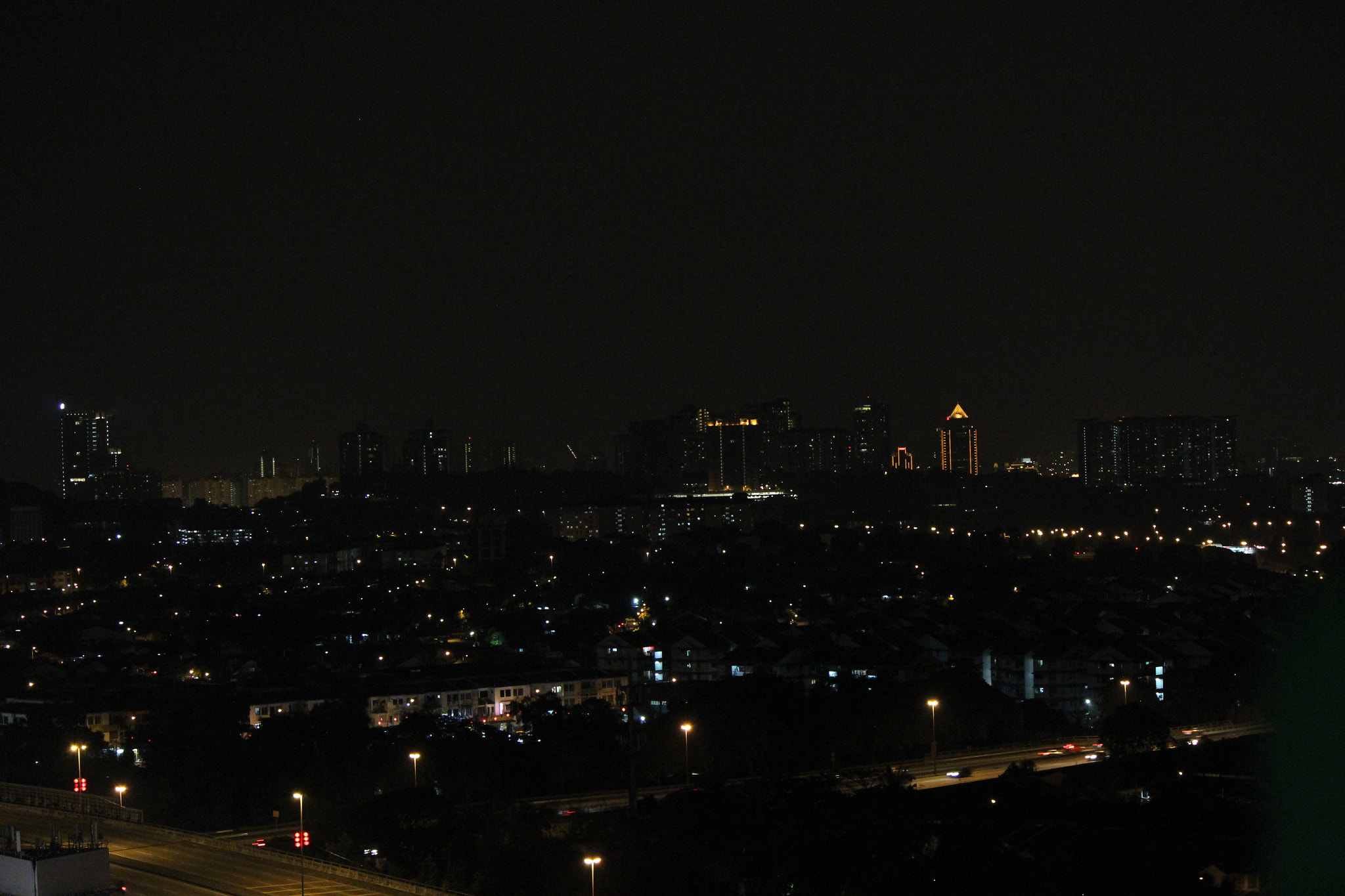 Canon EOS 600D (Rebel EOS T3i / EOS Kiss X5) sample photo. Night view photography