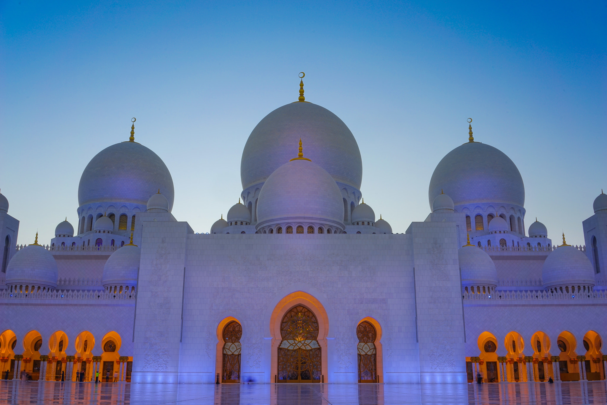 Sony a7R + Sony Sonnar T* FE 35mm F2.8 ZA sample photo. Sheikh zayed grand mosque photography