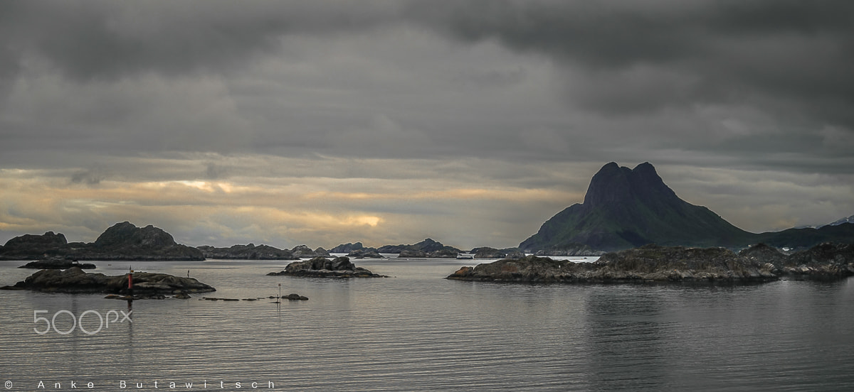 Sony a7R + Sony FE 70-200mm F4 G OSS sample photo. Lofoten photography